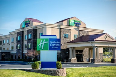 Airnav Hotel Holiday Inn Express Suites Lewisburg