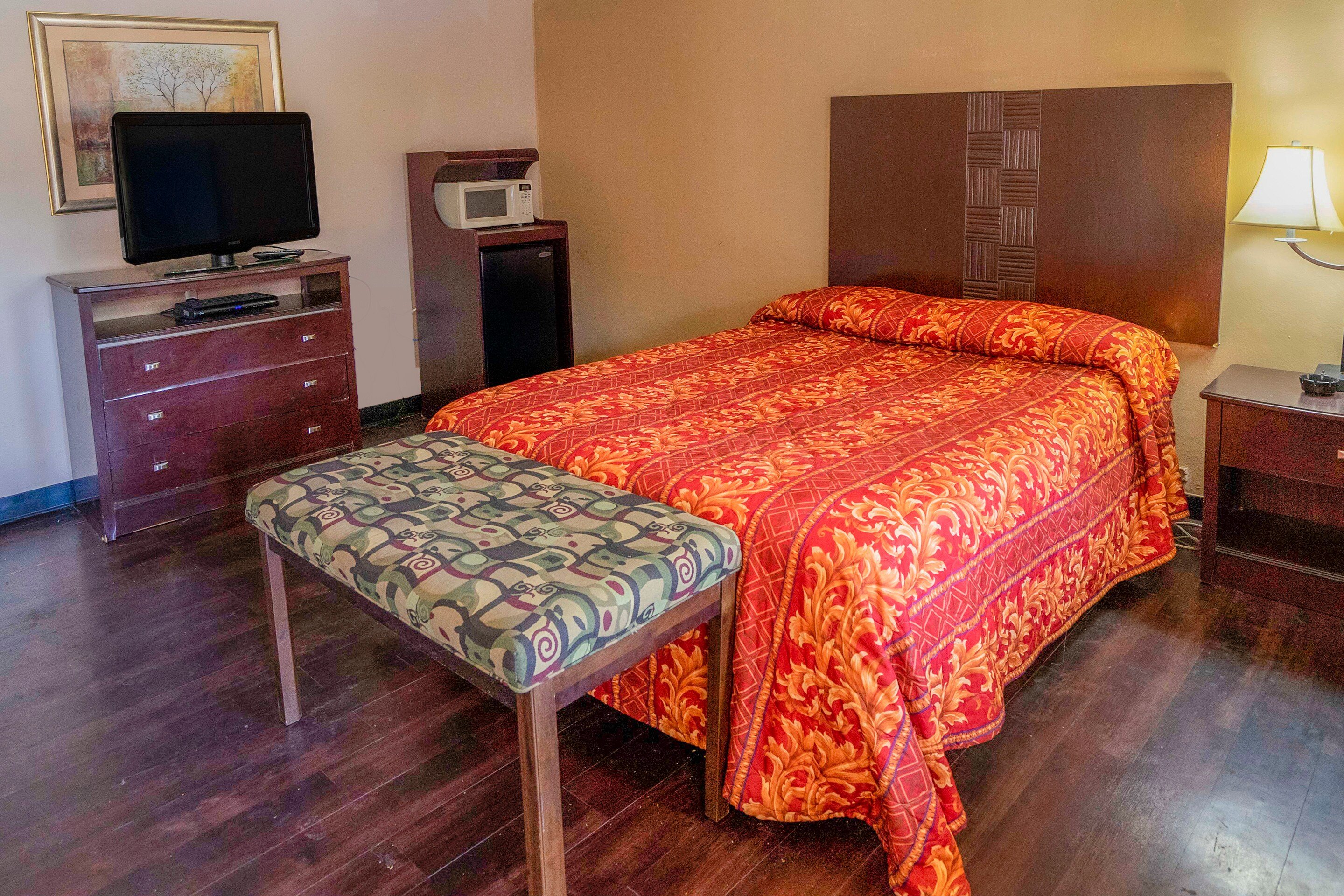 OYO HOTEL OPP AL. FLORAL HWY-guestroom-Room.jpg