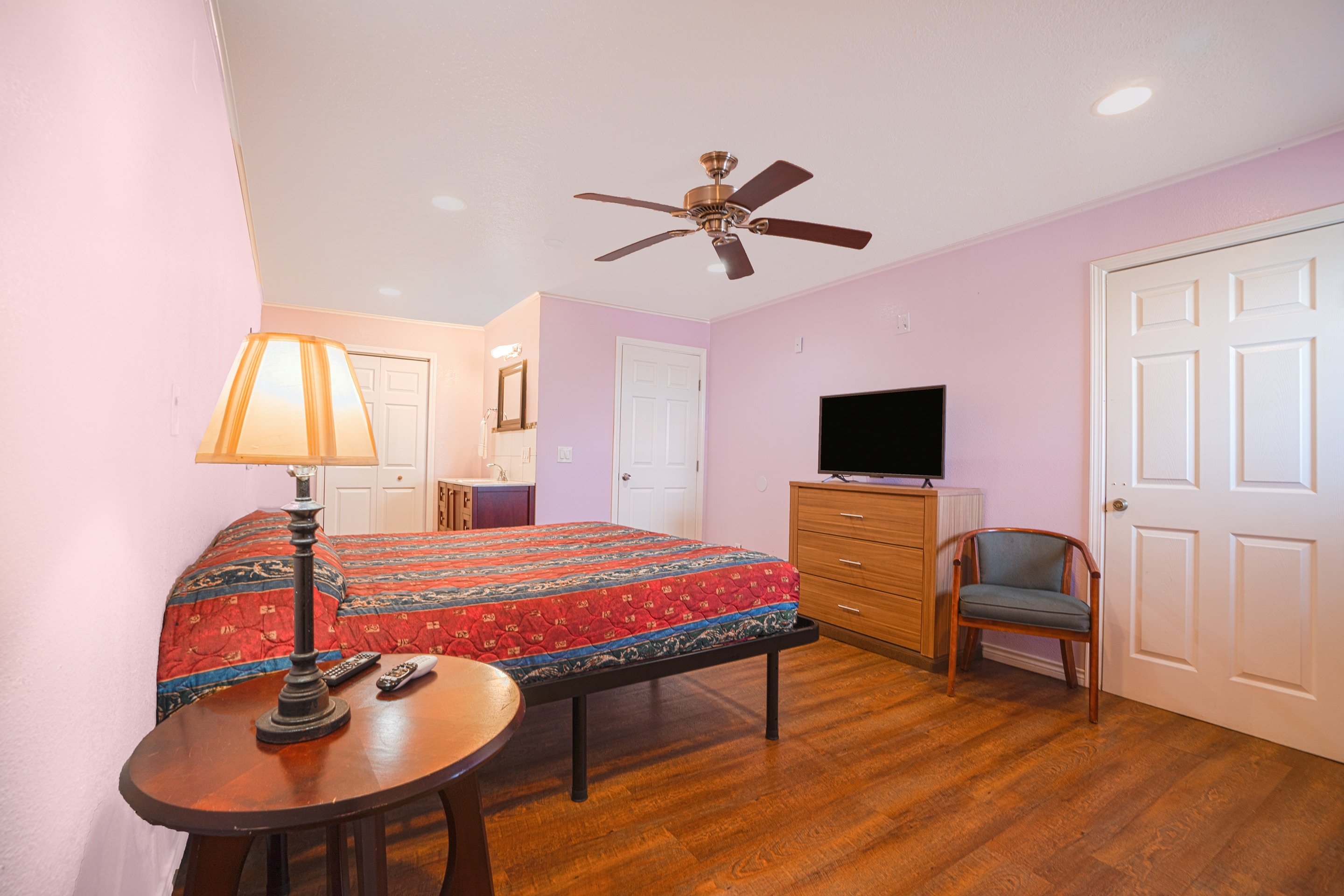 MONTERREY MOTEL PADRE ISLAND-guestroom-Room.jpg