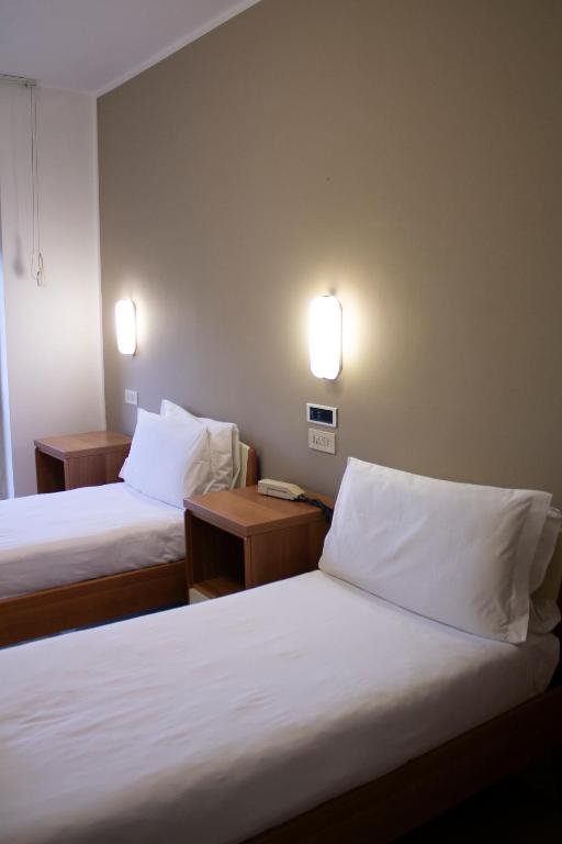 APULIA HOTEL B&B - ROME-guestroom-Guestroom.jpg