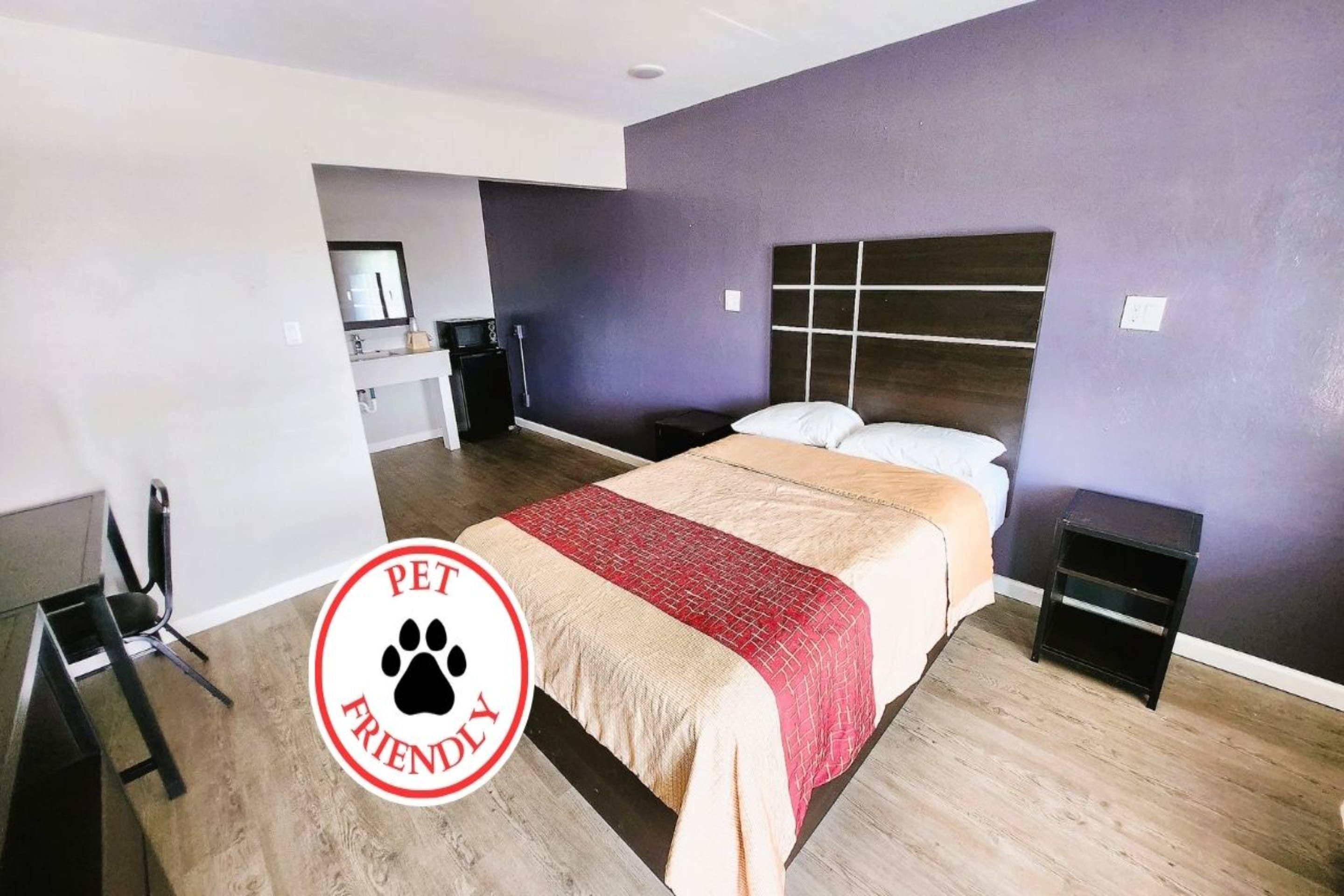 TRAVEL INN BY OYO HWY 80-guestroom-Room.jpg