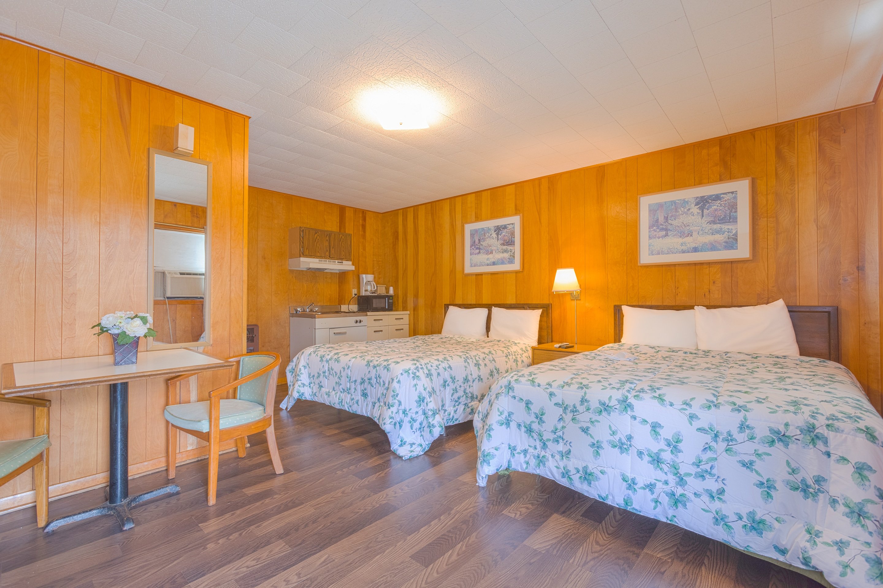 PARKSIDE MOTEL BY OYO MEADVILL-guestroom-Room.jpg