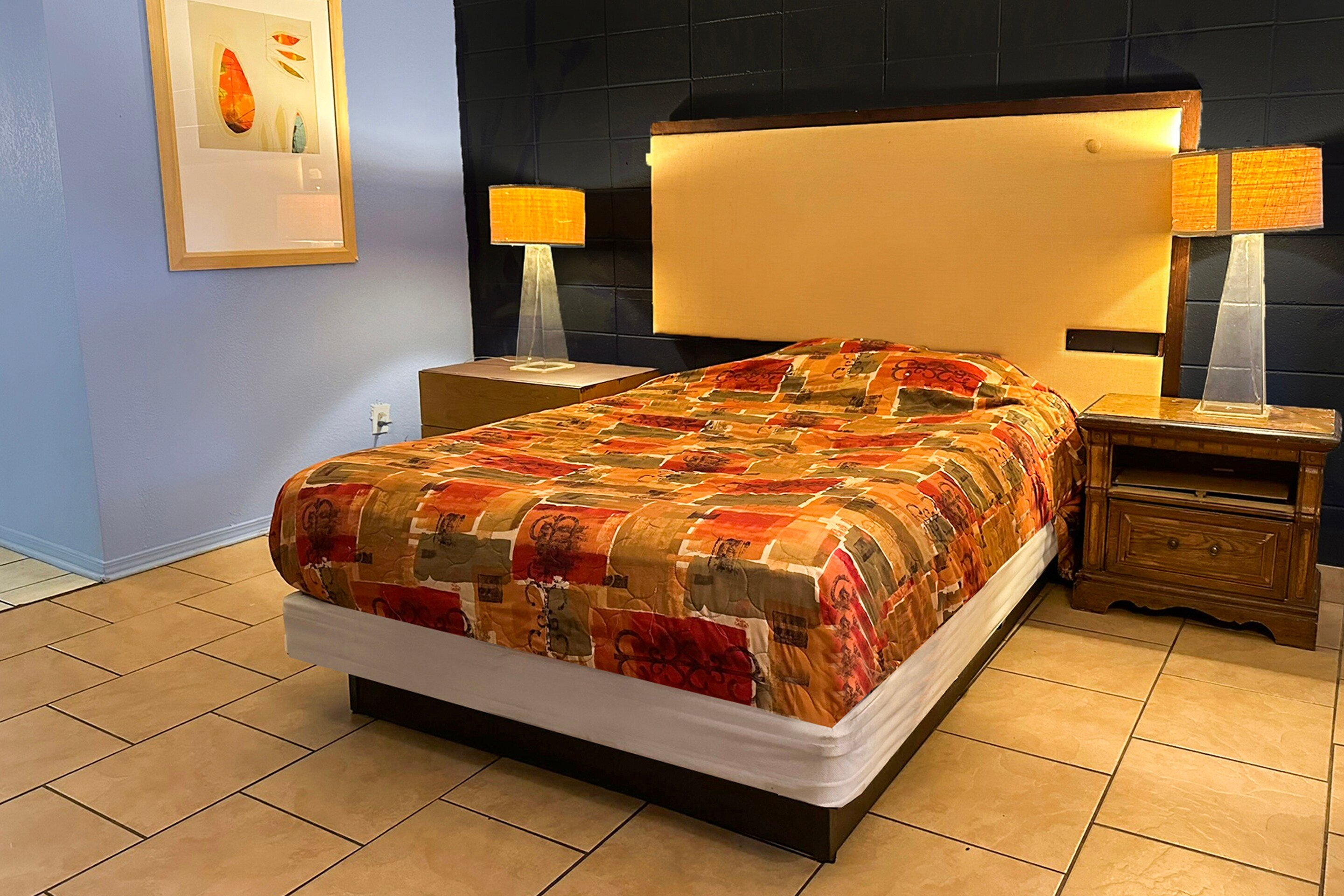 LUXURY INN BY OYO ALBANY-guestroom-Room.jpg