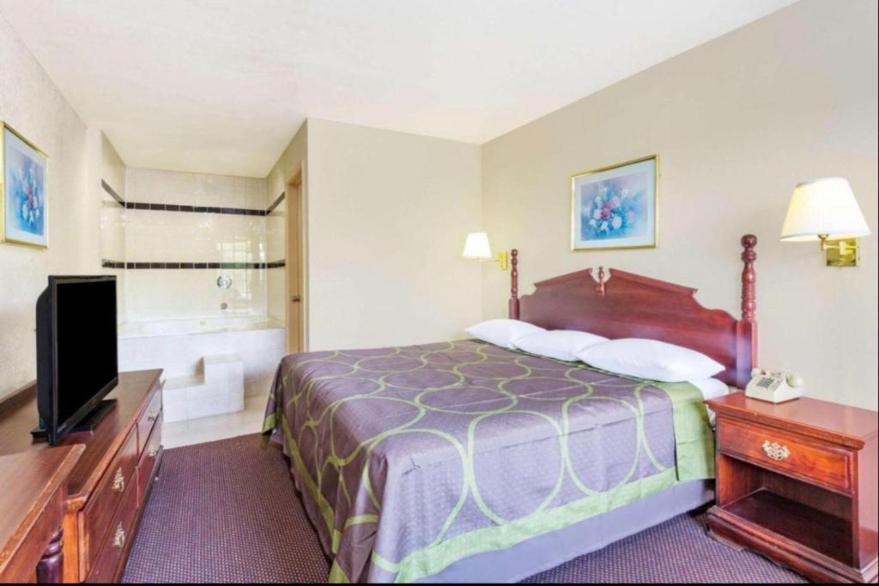 ASHLAND STUDIO INN BY OYO-guestroom-Room.jpg