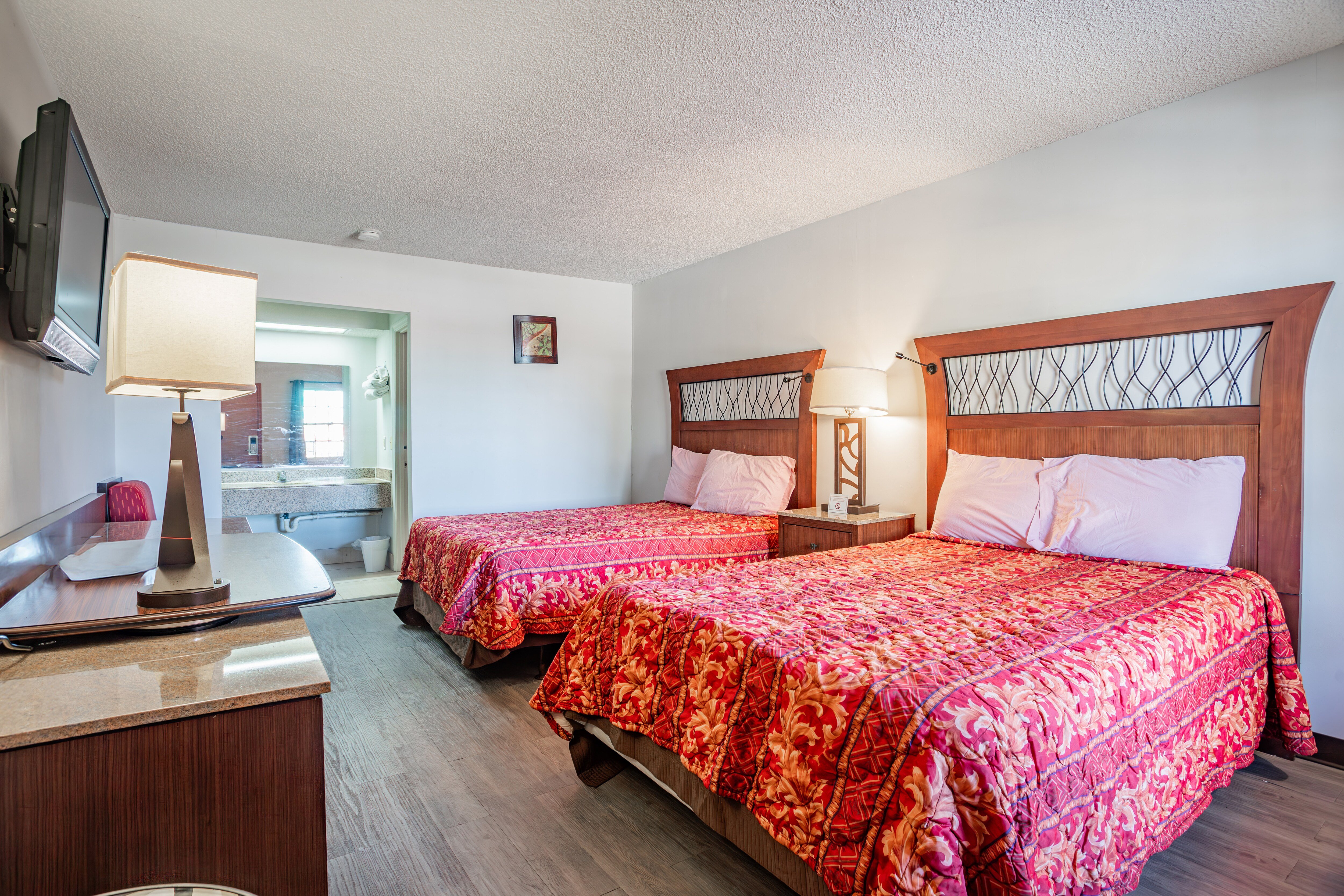 Southern Inn By OYO Walterboro-guestroom-Room.jpg