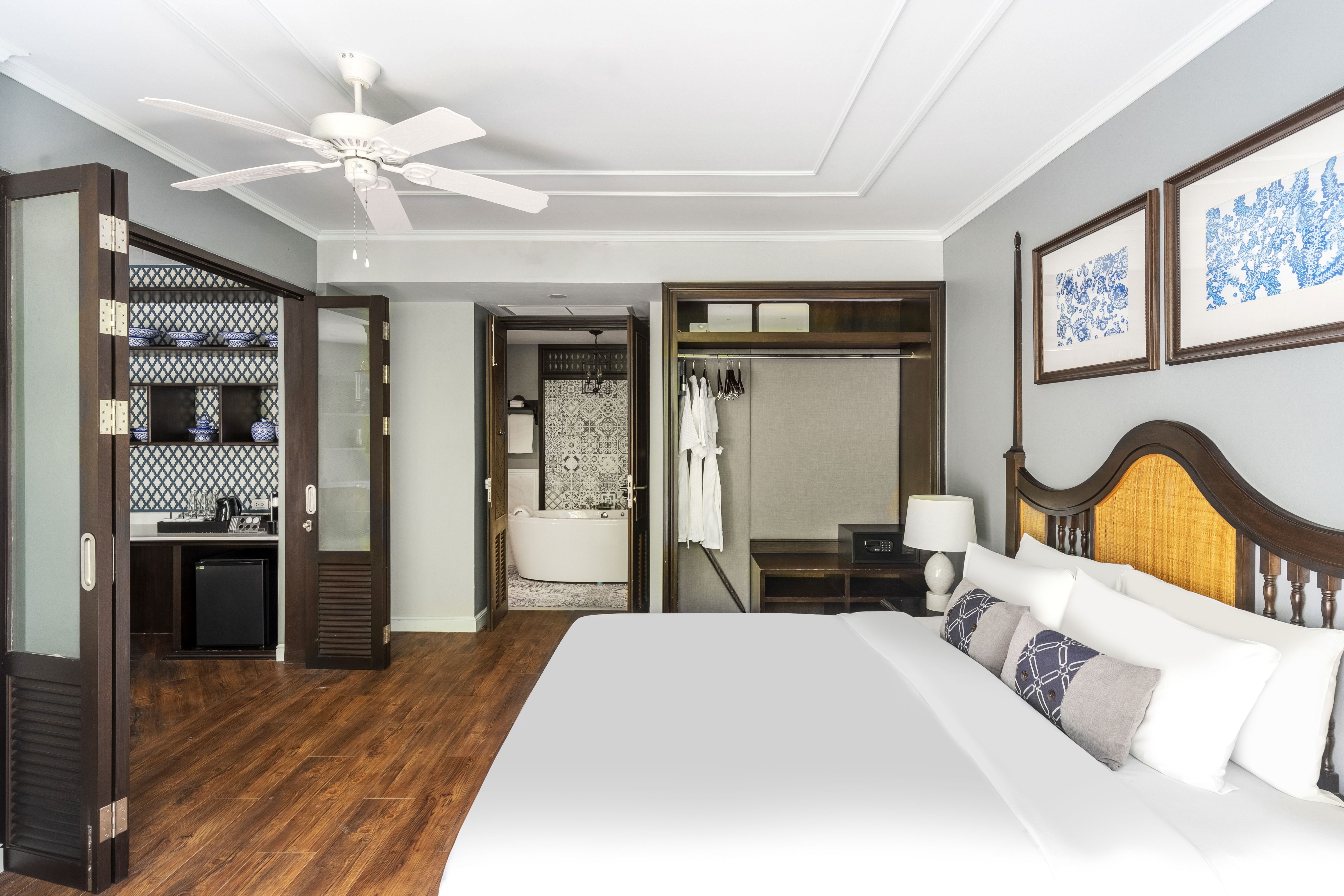 AWAY CHIANG MAI THAPAE RESORT A VEG-guestroom-EXECUTIVE JACUZZI SUITE.jpg