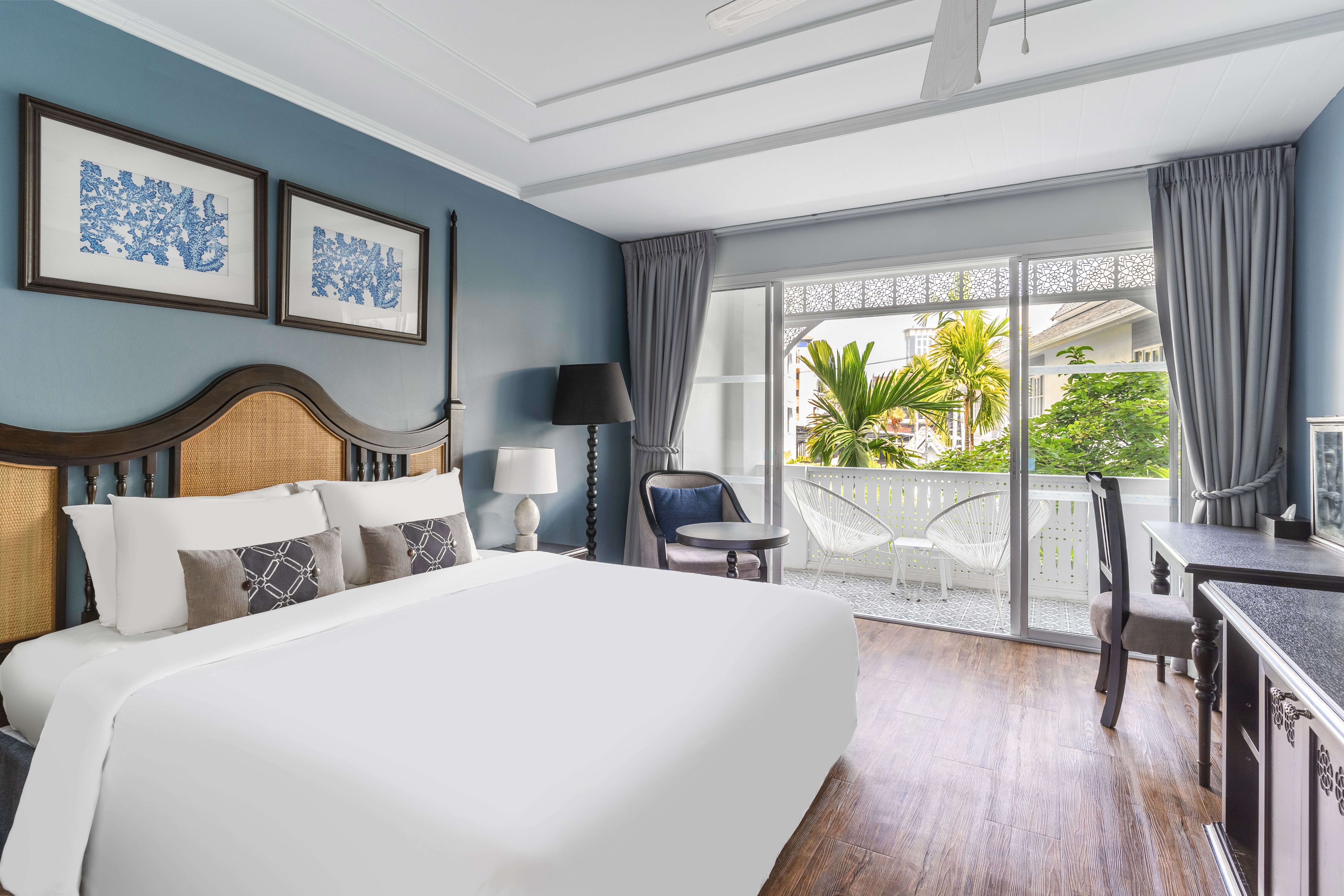 AWAY CHIANG MAI THAPAE RESORT A VEG-guestroom-SUITE WITH BATHTUB.jpg