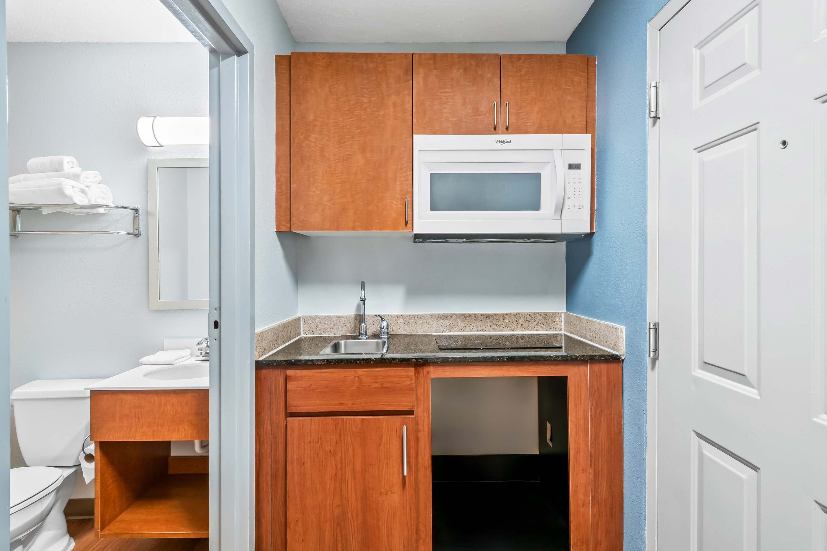 HOMETOWNE DETROIT LIVONIA-guestroom-HTS Kitchenette PRO Approved.jpg