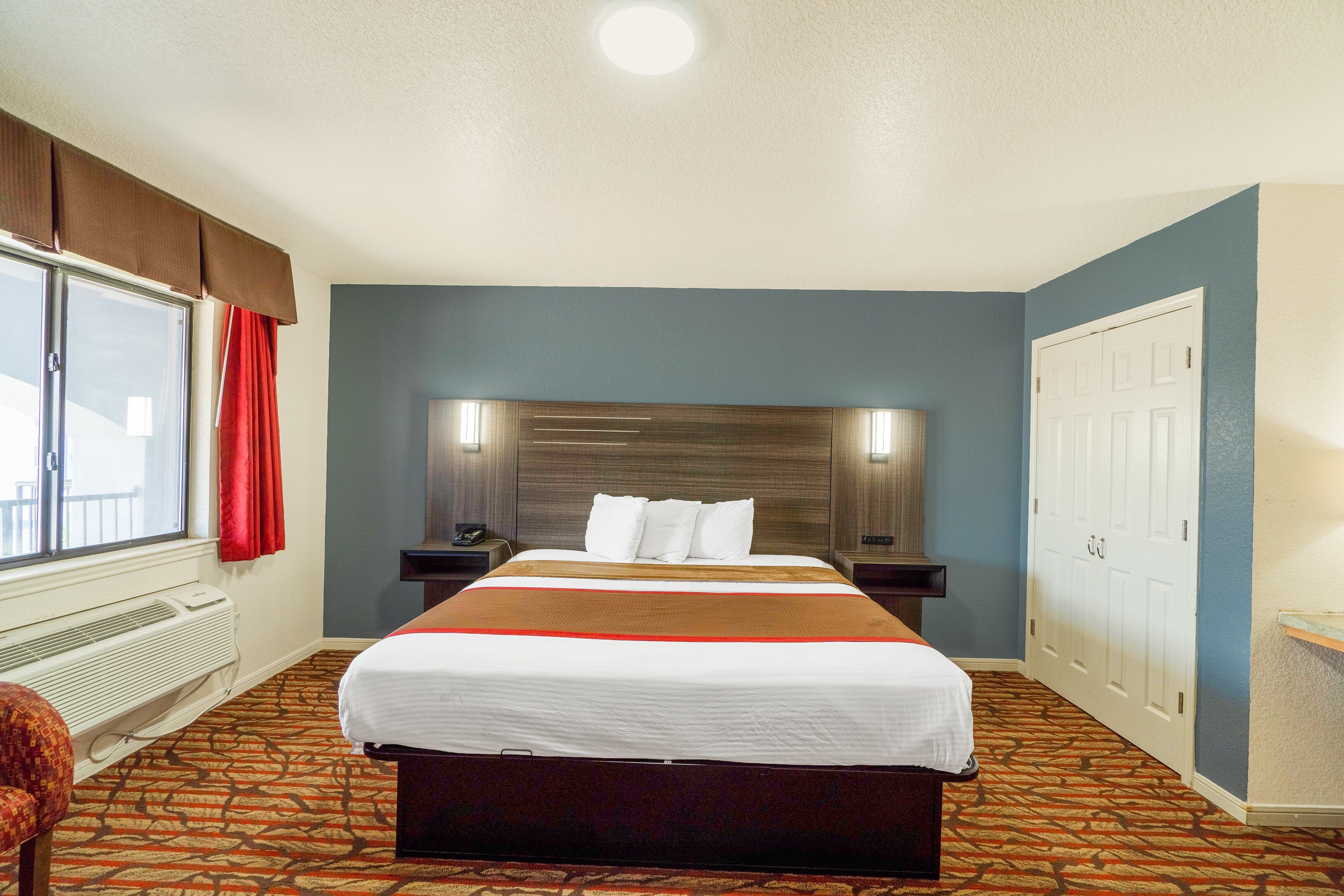 High Five Inn By OYO Killeen-guestroom-Room.jpg