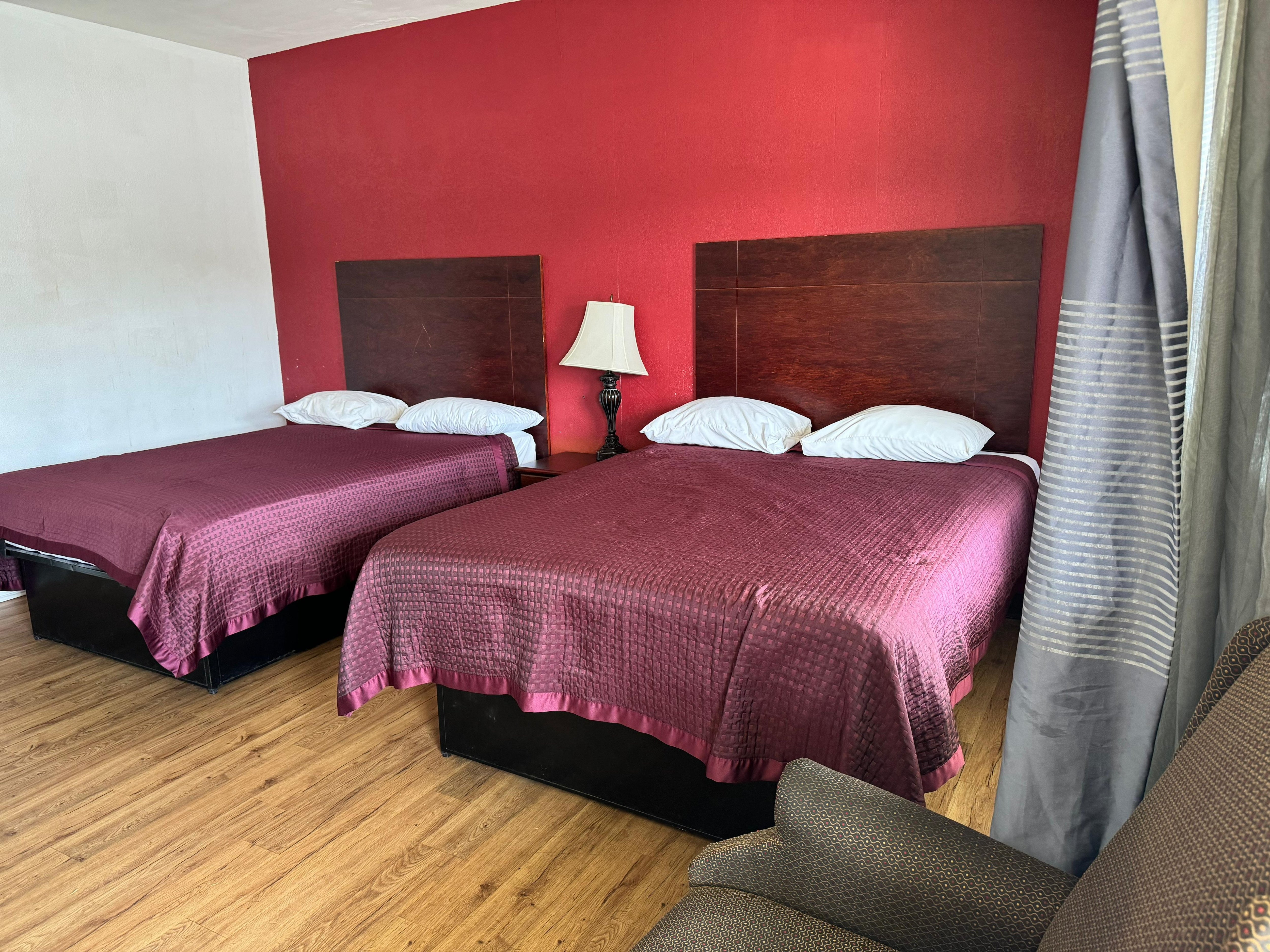 Travel Inn By OYO Danville US--guestroom-Room.jpg