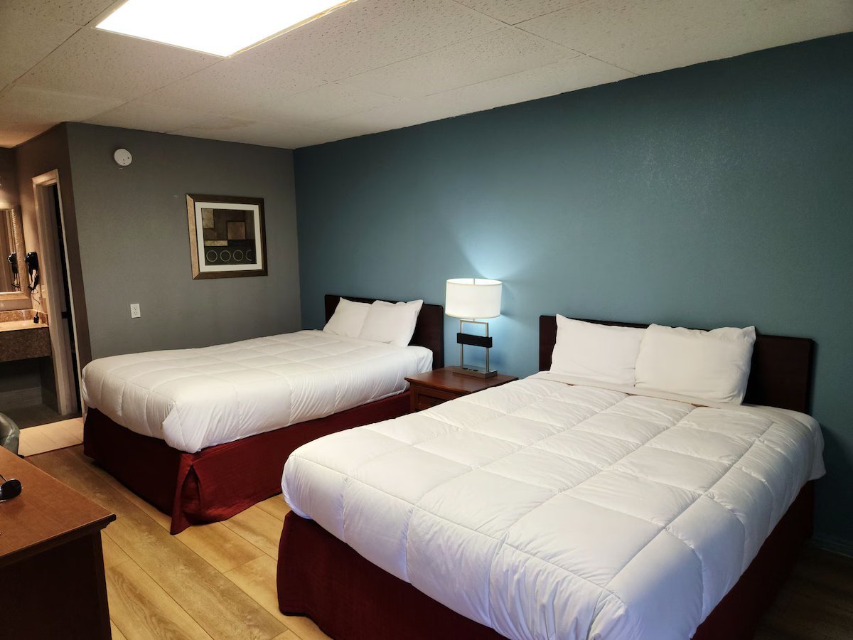 Executive Inn OYO Queenville-guestroom-Room.jpg