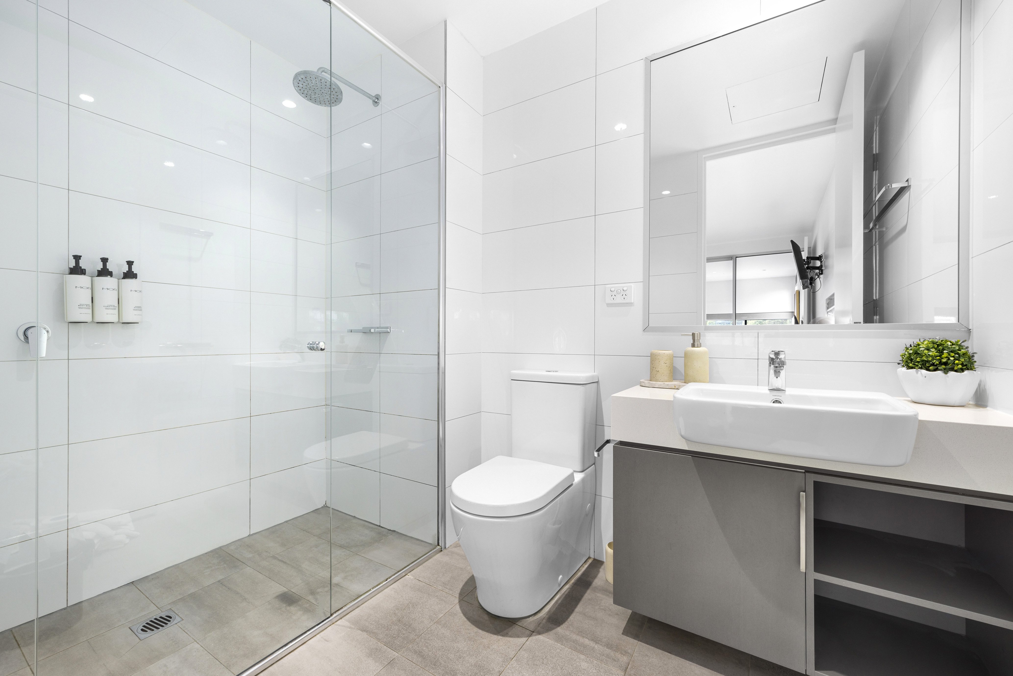 QUEST MACQUARIE PARK-guestroom-Studio Room Bathroom.jpg
