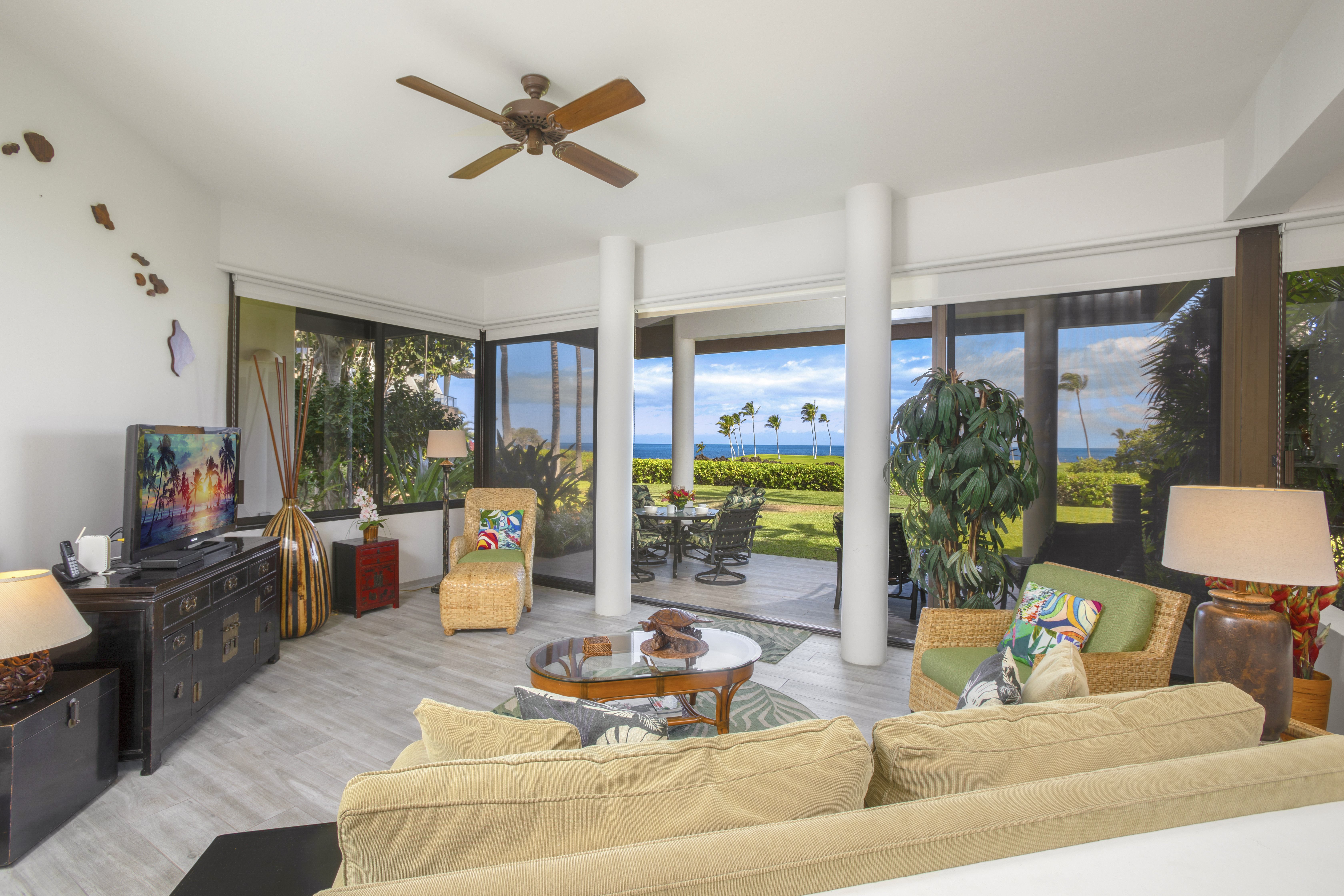 Mauna Lani Point-guestroom-Living Room.jpg