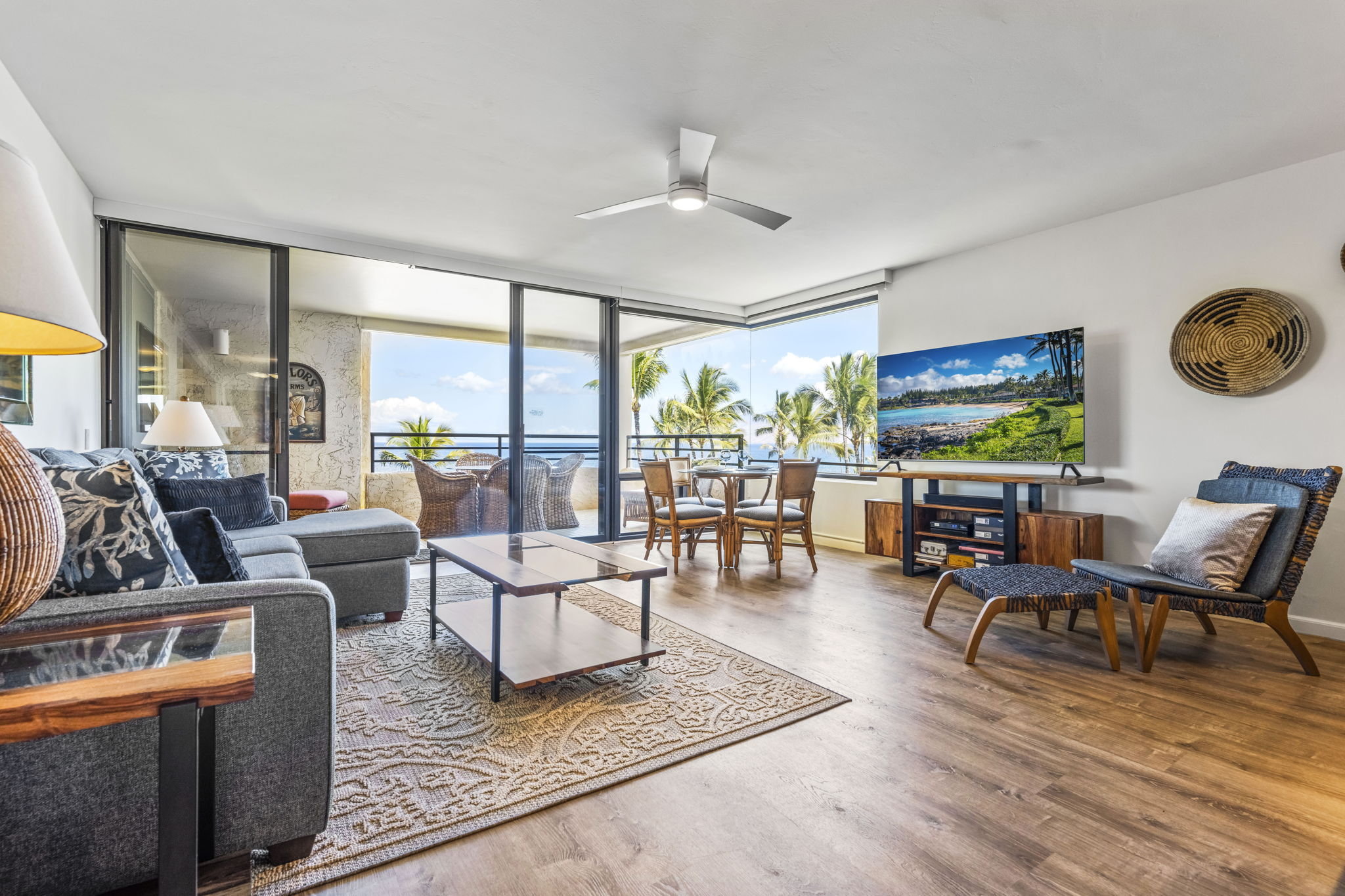 POLO BEACH CLUB-guestroom-Living Room.jpg