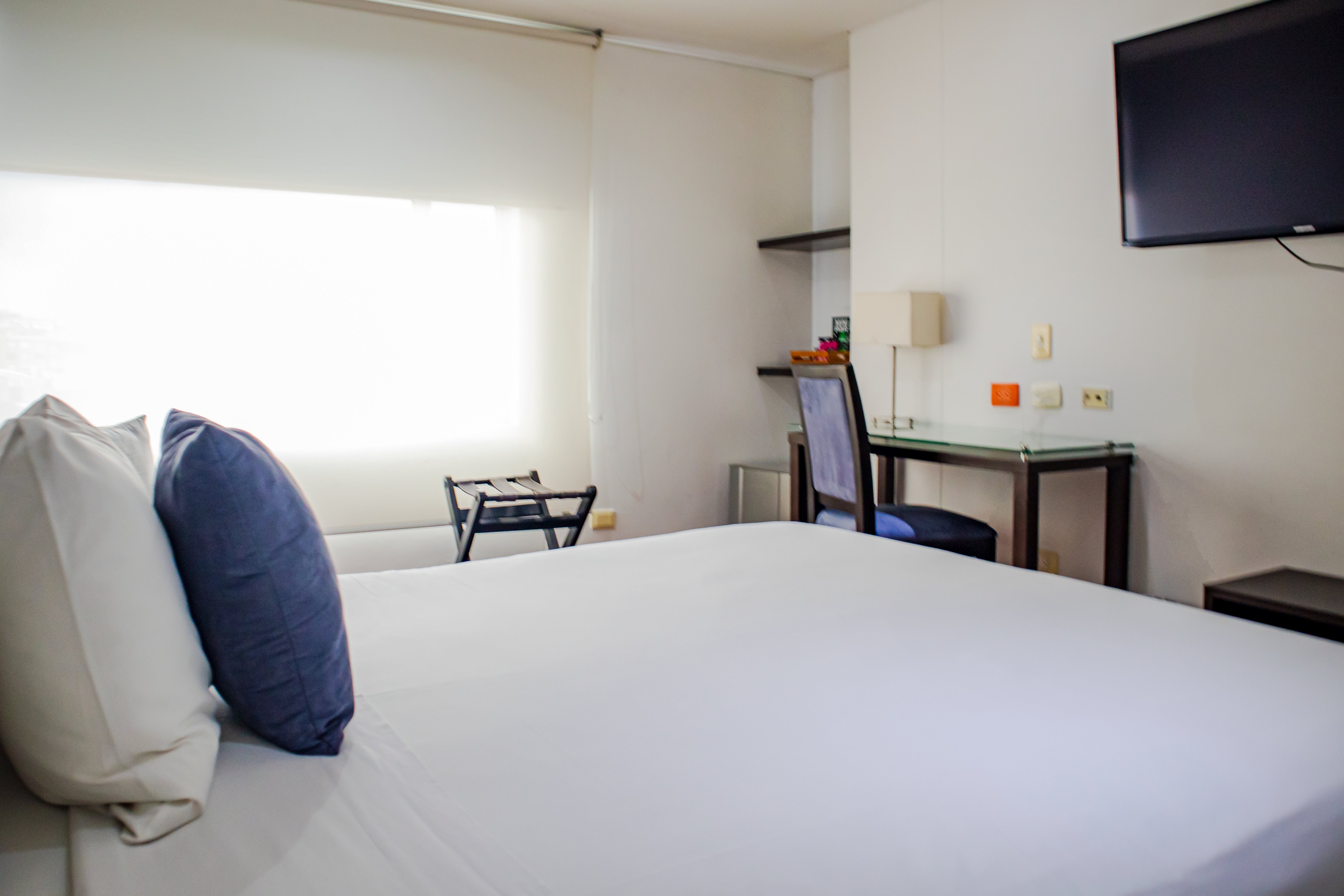 ONE SIXTEEN HOTEL-guestroom-Hab Junior Suite.jpg