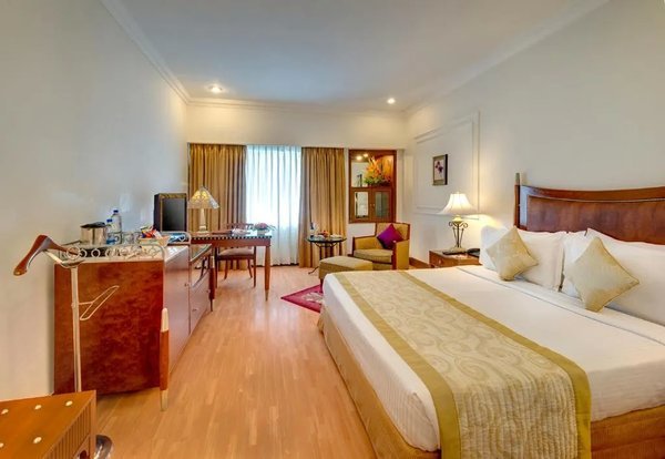 Hotel Hindusthan International-guestroom-Imperial Premium Room.jpg