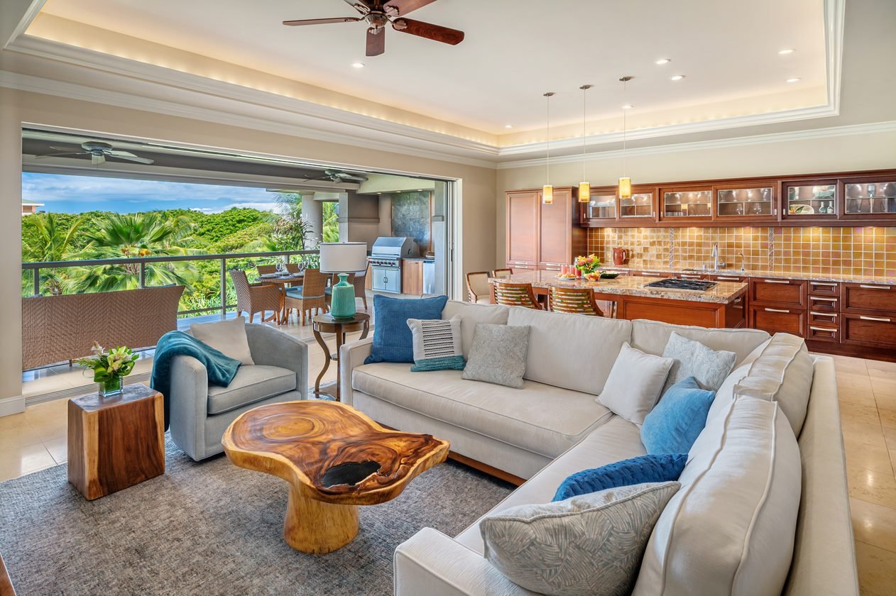 HOOLEI RESIDENCES-guestroom-Living Room.jpg