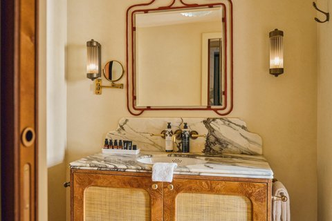 Attic Cosy Bathroom
