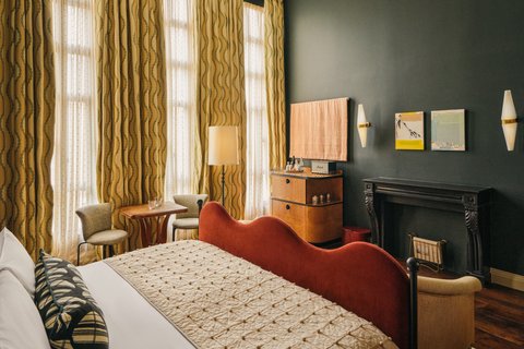Medium Plus Bedroom