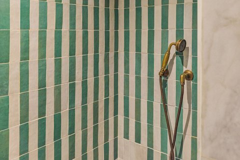 Medium Plus Shower