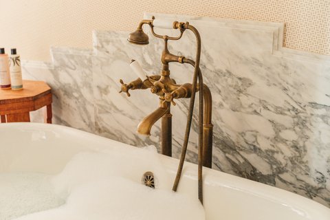 Medium Plus Bathtub