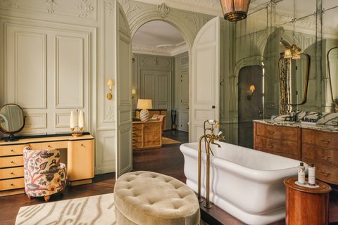 Boudoir Plus Bathroom