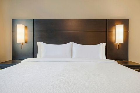 Studio King - King Bed