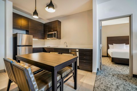 Guestroom Dining Area