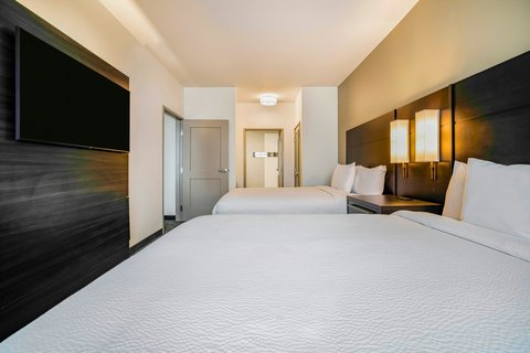Double Queen Guestroom TV