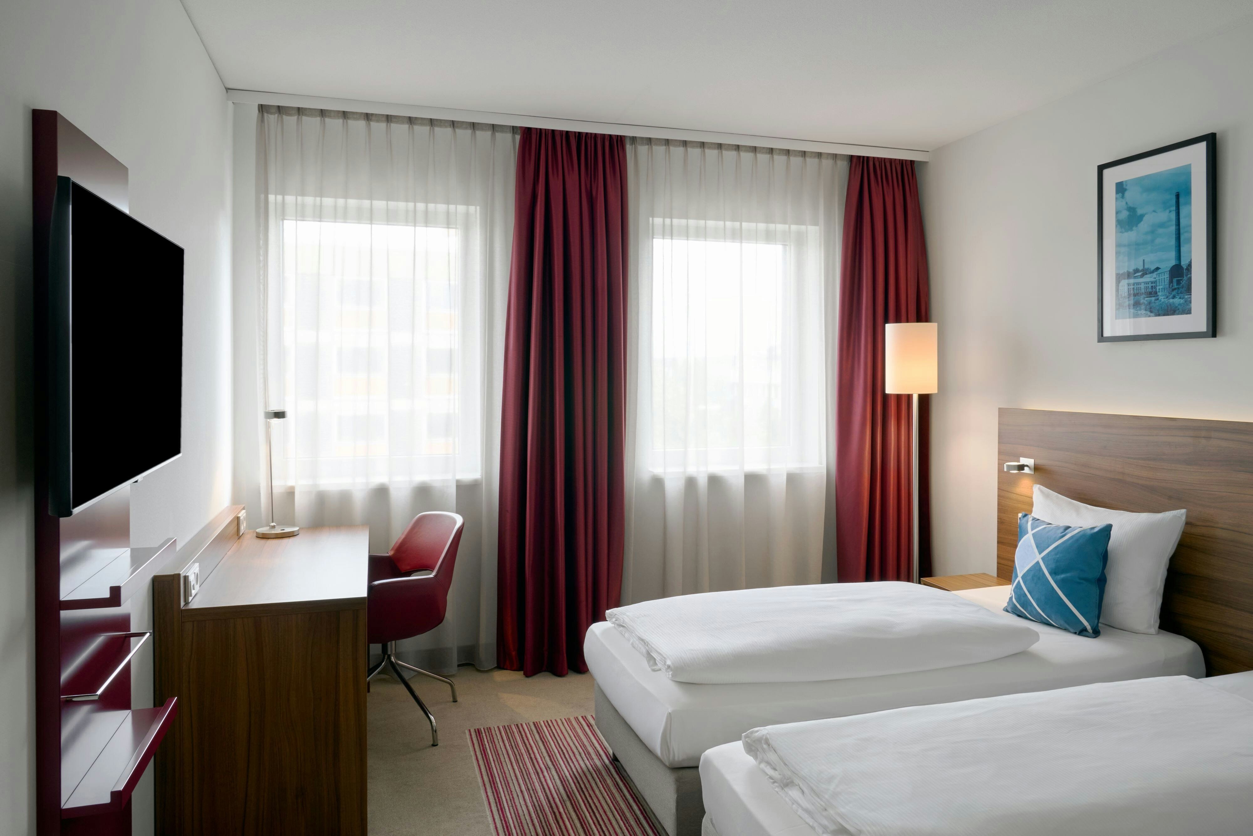 Four Points Flex by Sheraton Essen-guestroom-Standard 2 Twins.jpg