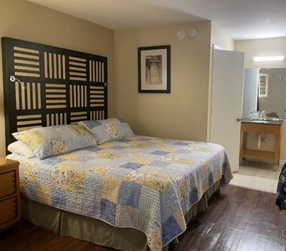 Tri City Motel by OYO Forrest-guestroom-Room.jpg