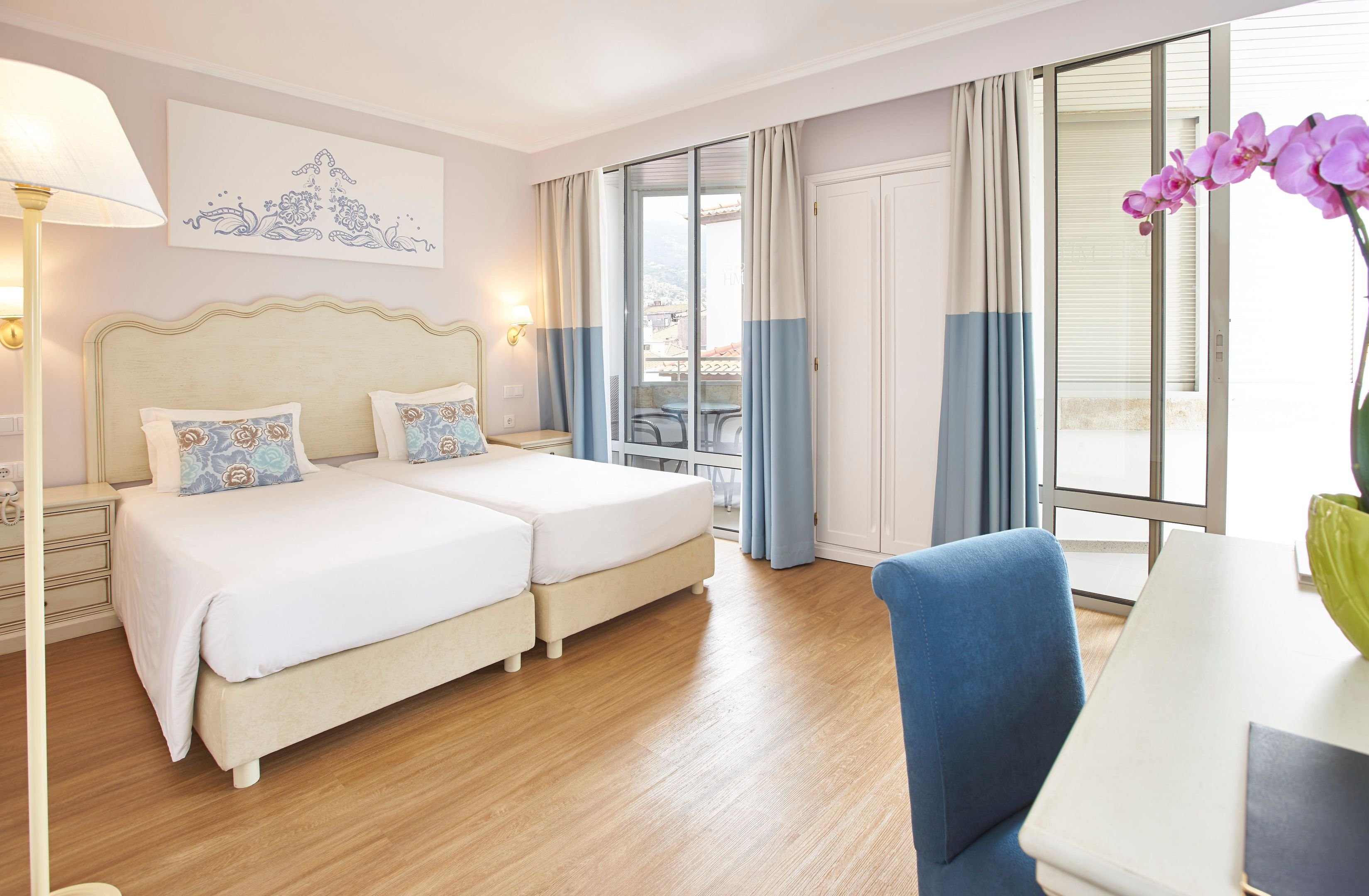 Hotel Madeira-guestroom-Superior Balcony Room.jpg