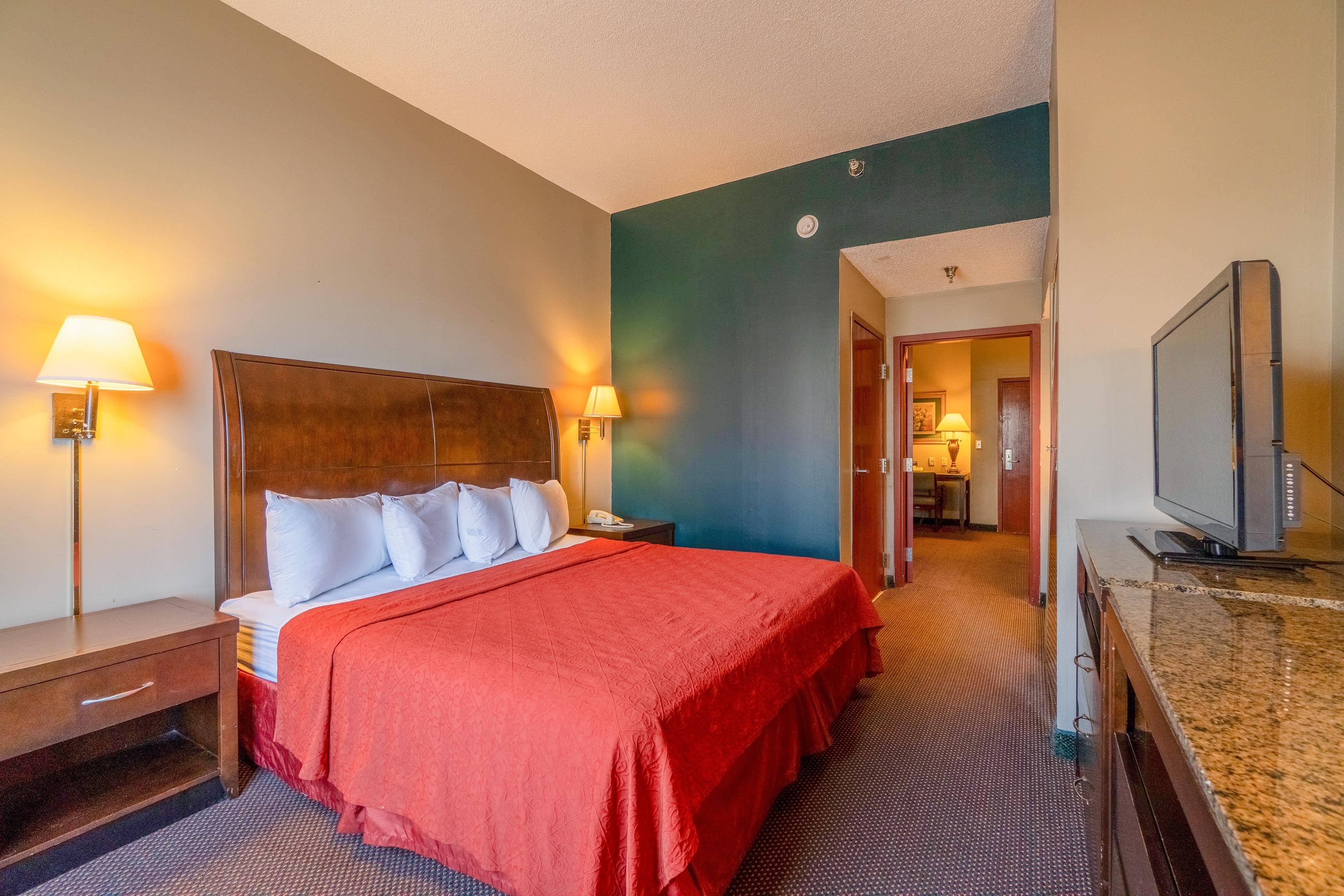 Ark Suites By OYO Jonesboro-guestroom-Room.jpg