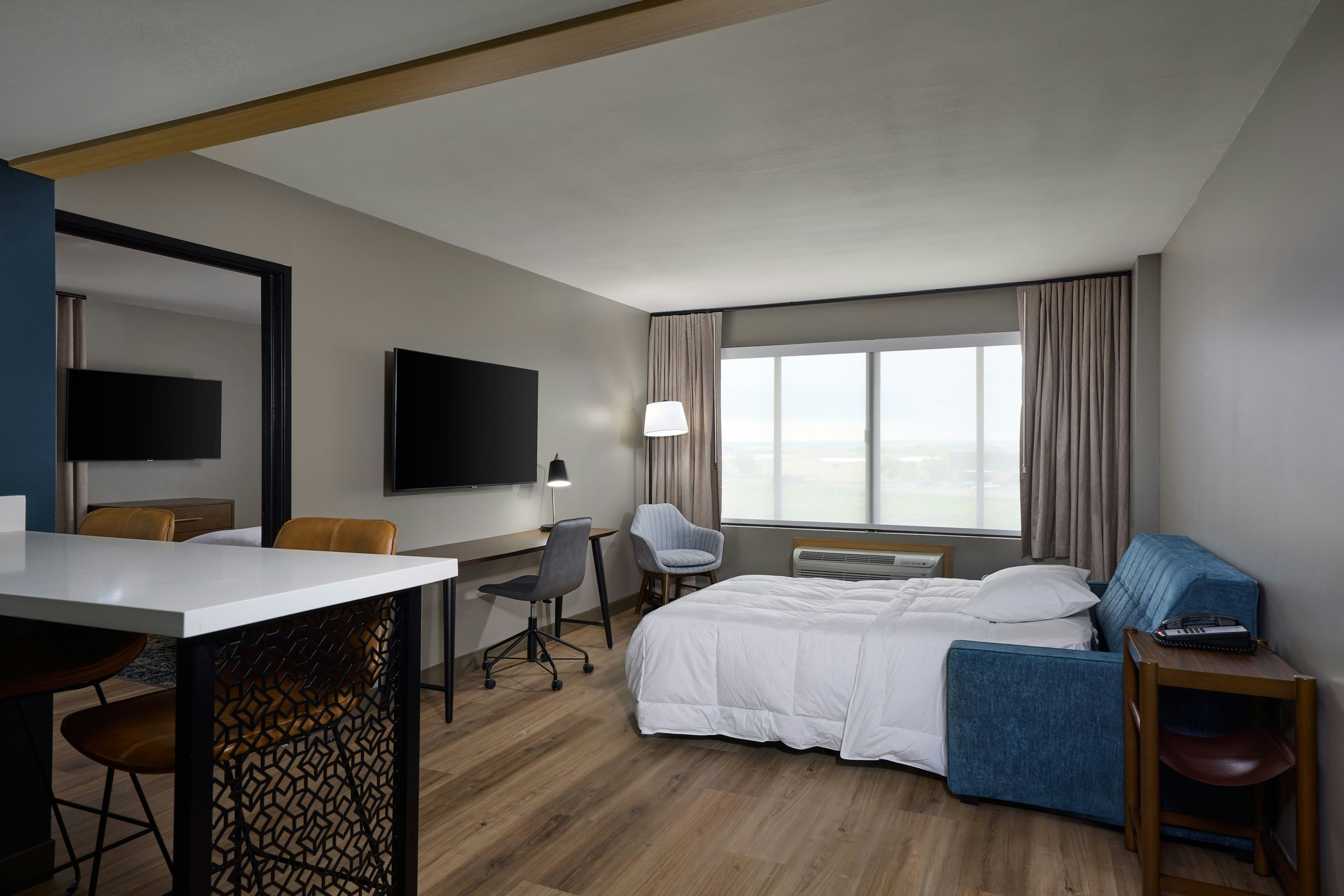 Four Points by Sheraton Englewood Centennial Airport-guestroom-Sofa Bed.jpg