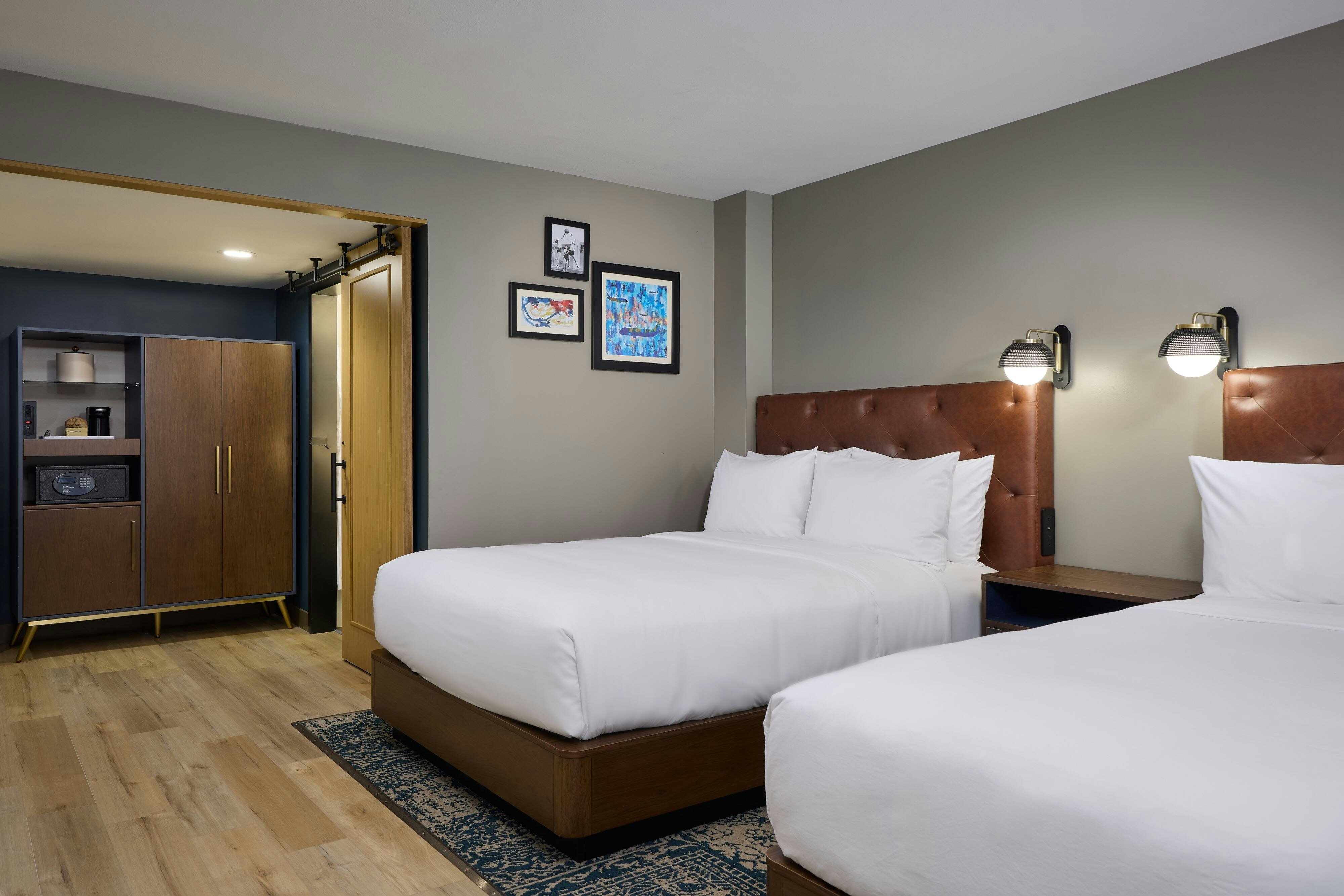 Four Points by Sheraton Englewood Centennial Airport-guestroom-Queen/Queen Guest Room.jpg