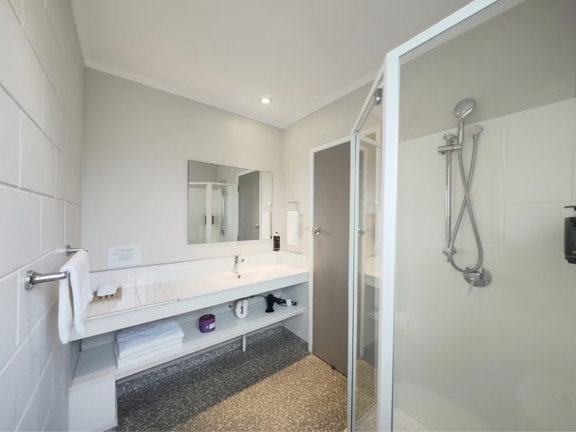 Continental Motel-guestroom-Upstairs Twin Studio Bathroom.jpg