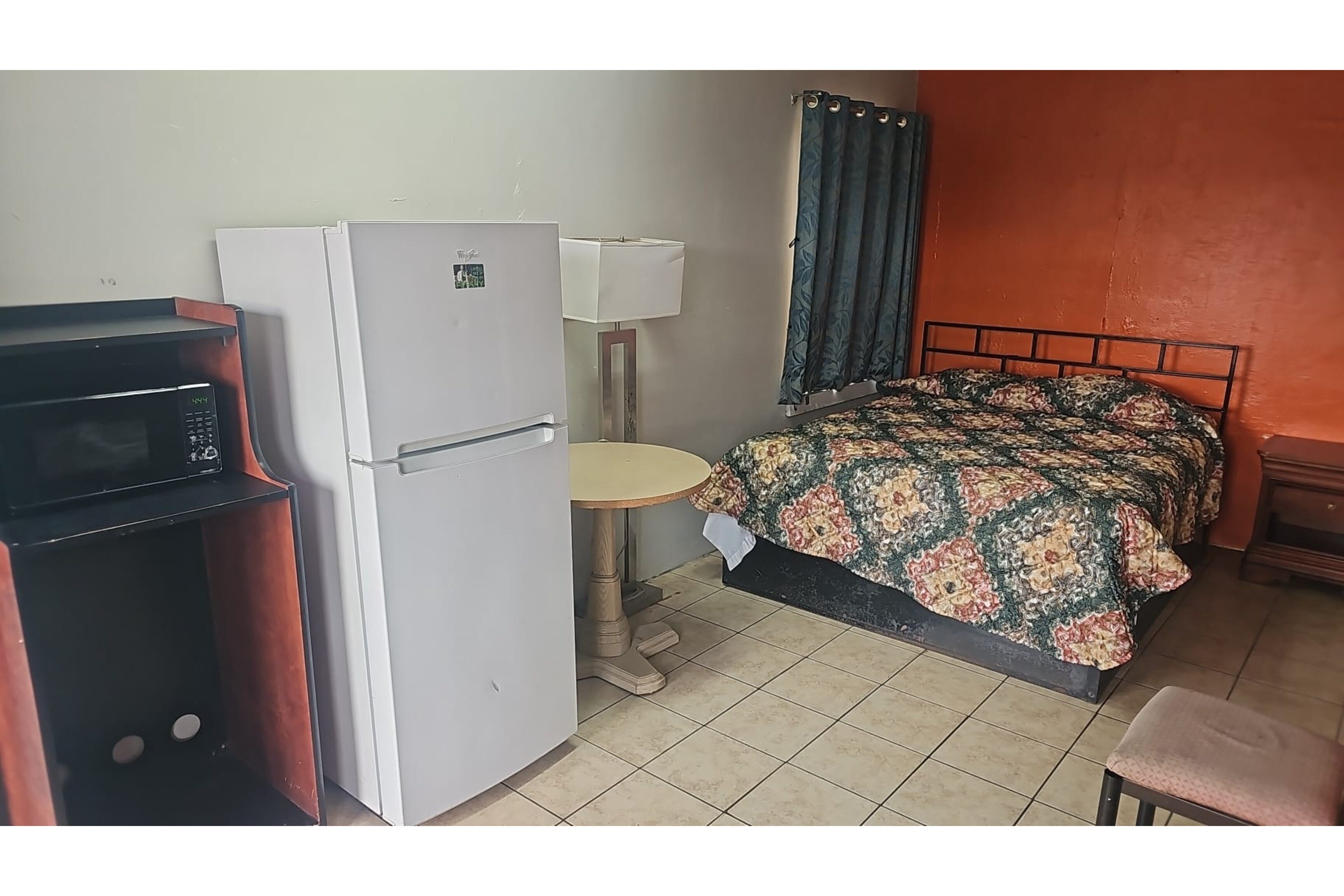 Gulfway Motel By OYO Near Airp-guestroom-Room.jpg