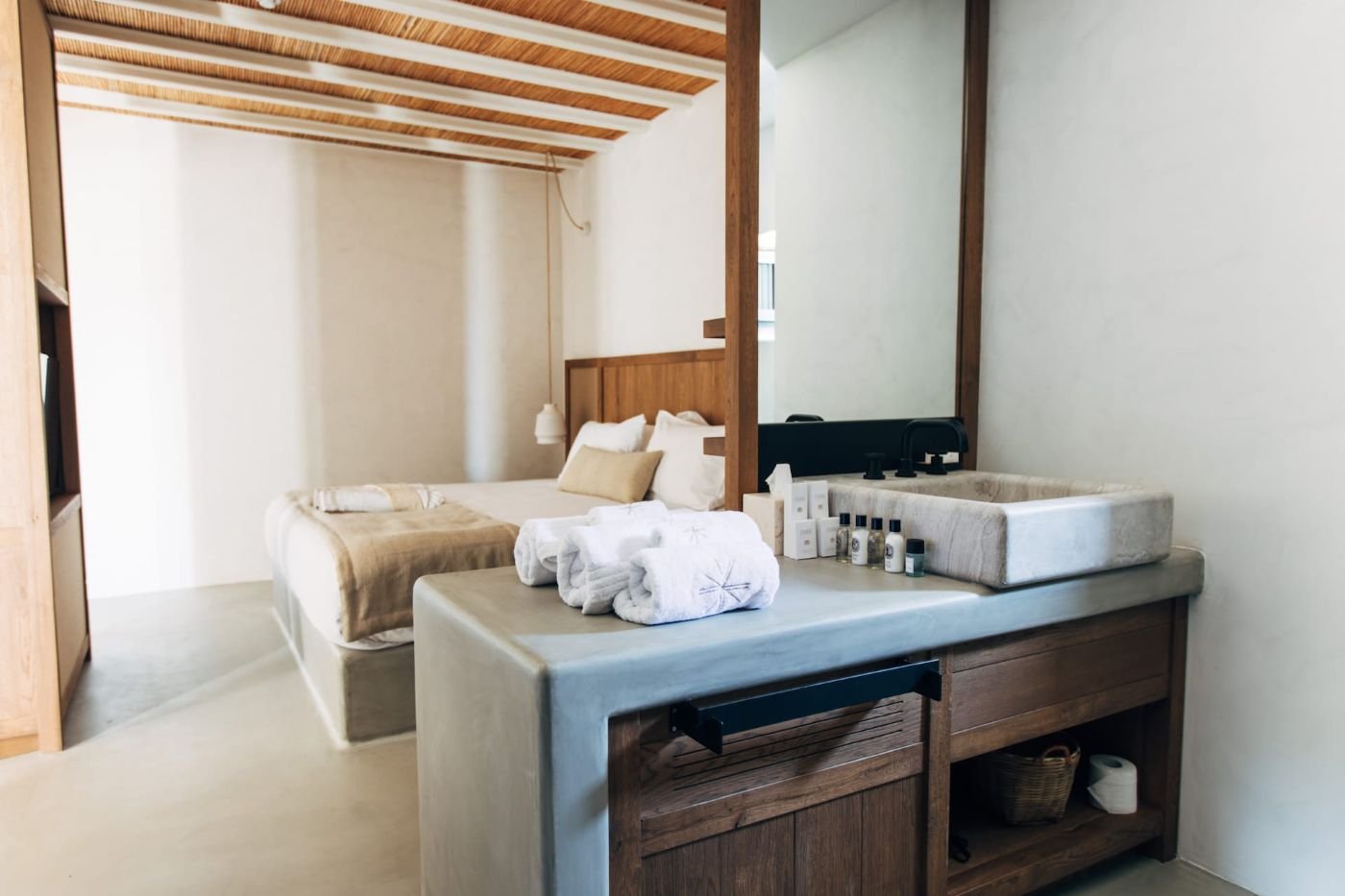 Branco Mykonos-guestroom-Junior Suite.jpg