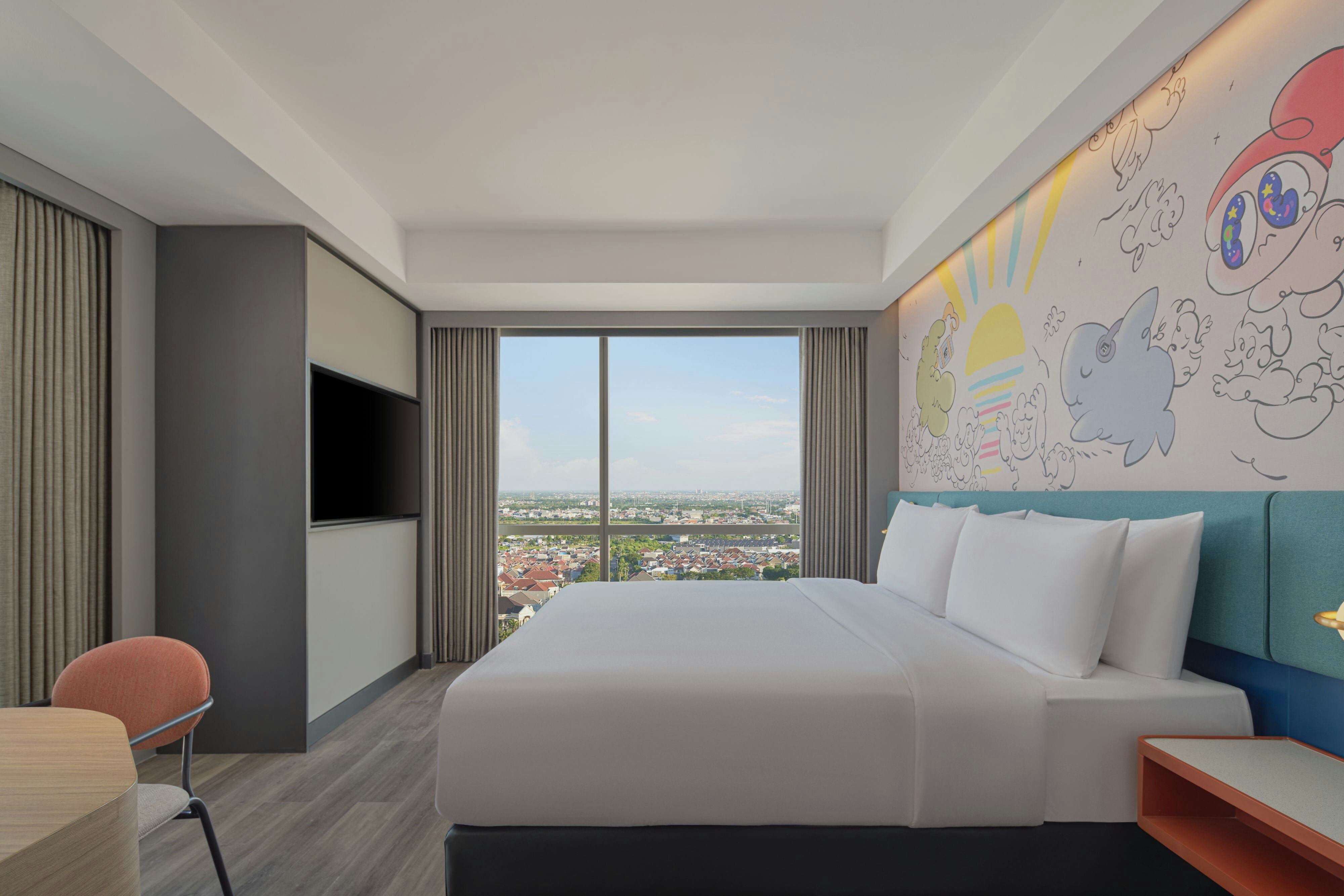 Aloft Surabaya Pakuwon City-guestroom-Savvy suite bedroom.jpg