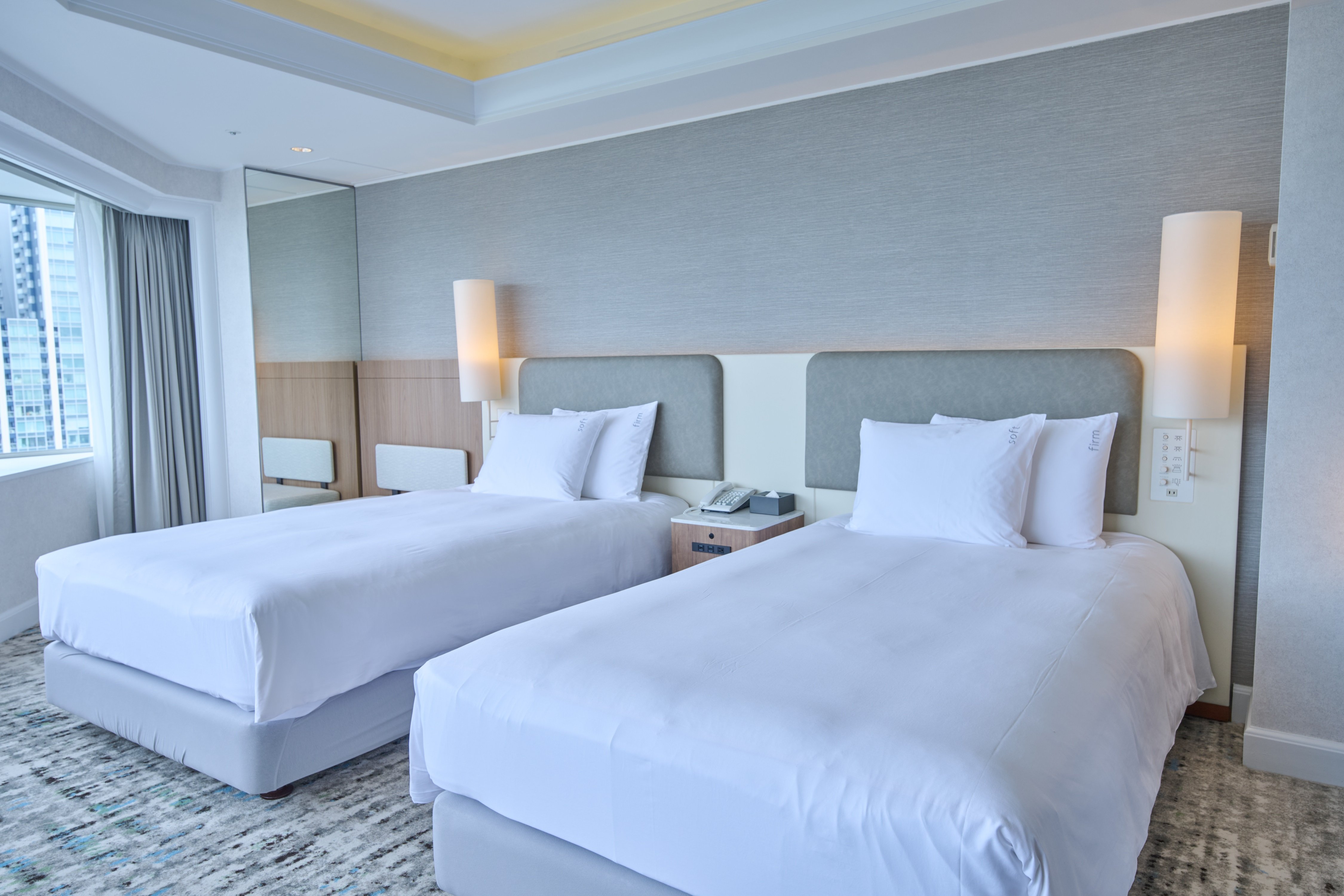 HOLIDAY INN TOKYO BAY-guestroom-Junior Suite_Bed room.jpg