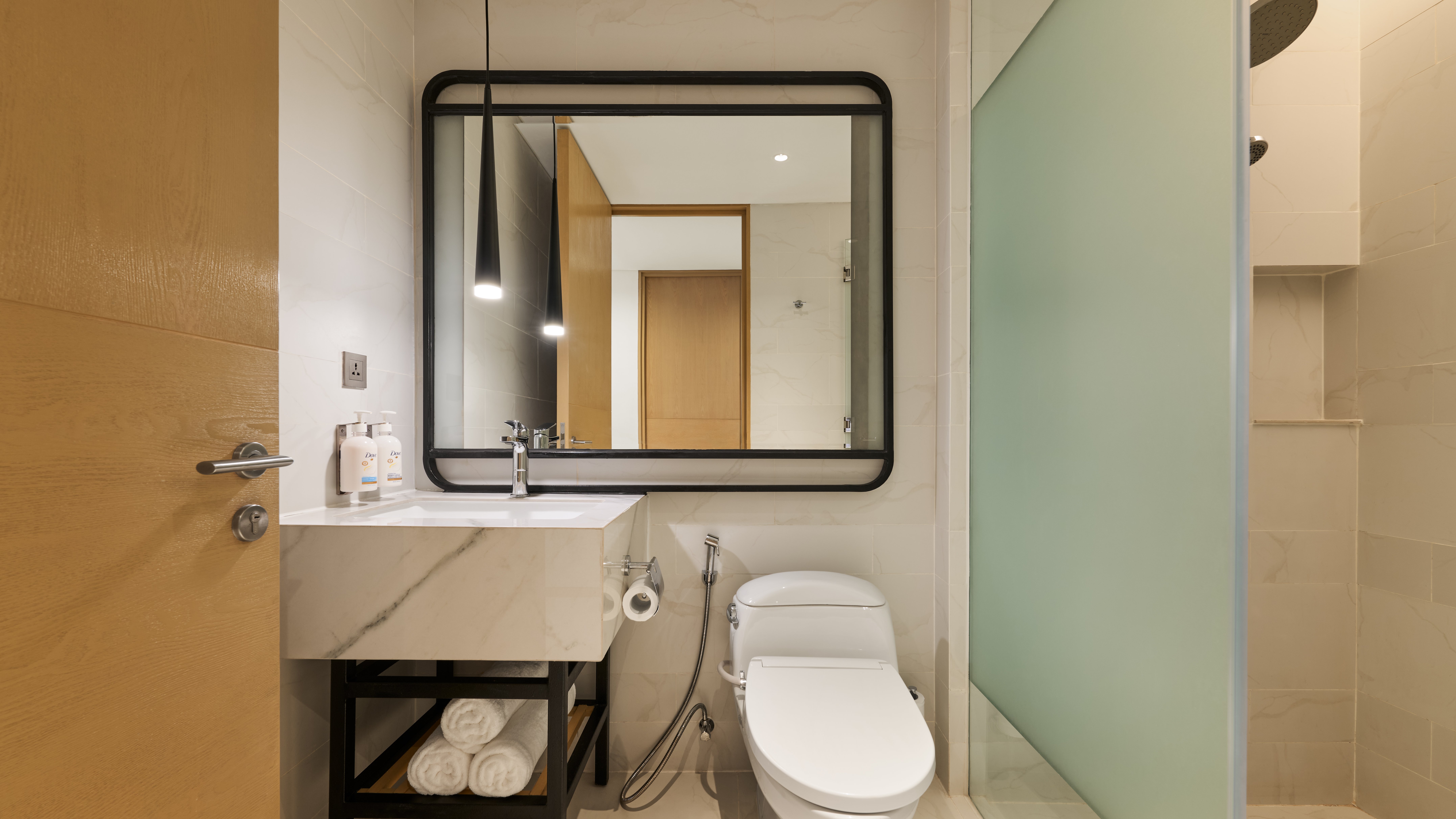 HOLIDAY INN RSRT BINTAN LAGOI BEACH-guestroom-Bathroom of 2 Bedroom Family Suite .jpg