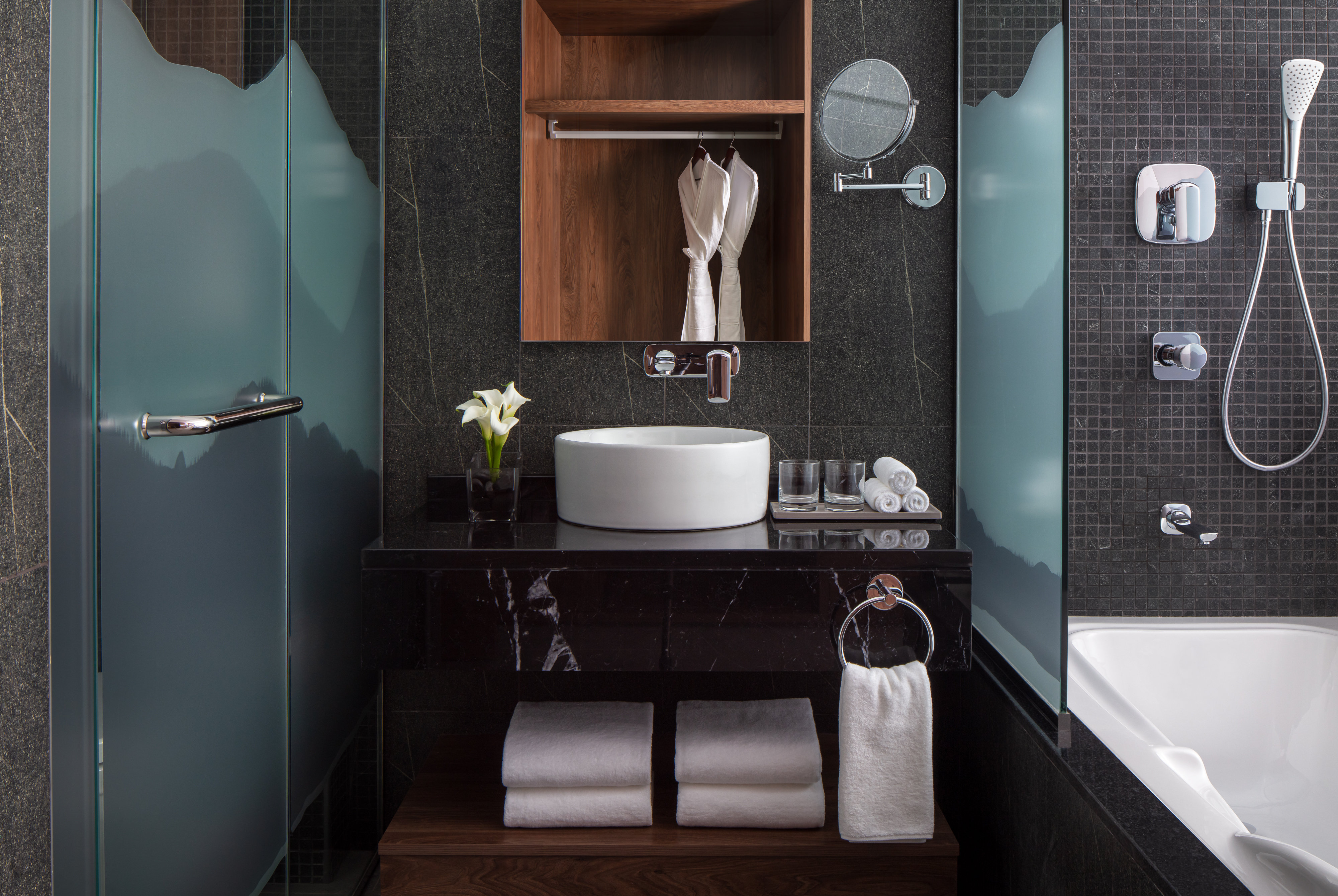 Grand Millennium Business Bay-guestroom-Delux Room Bathroom.jpg