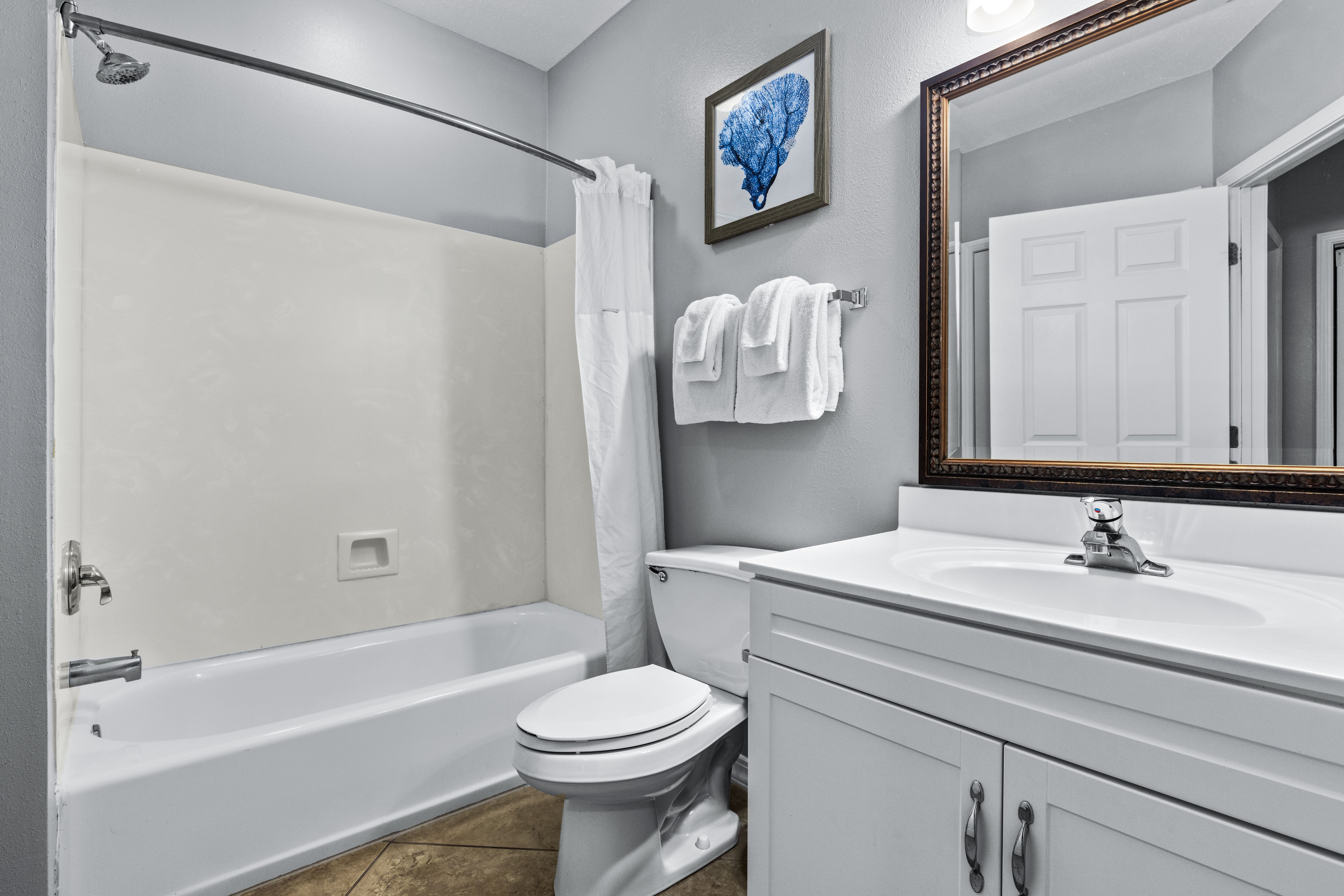 CLUB WYNDHAM MAJESTIC SUN-guestroom-One Bedroom - Bathroom - Club Wyndham Majestic Sun.jpg