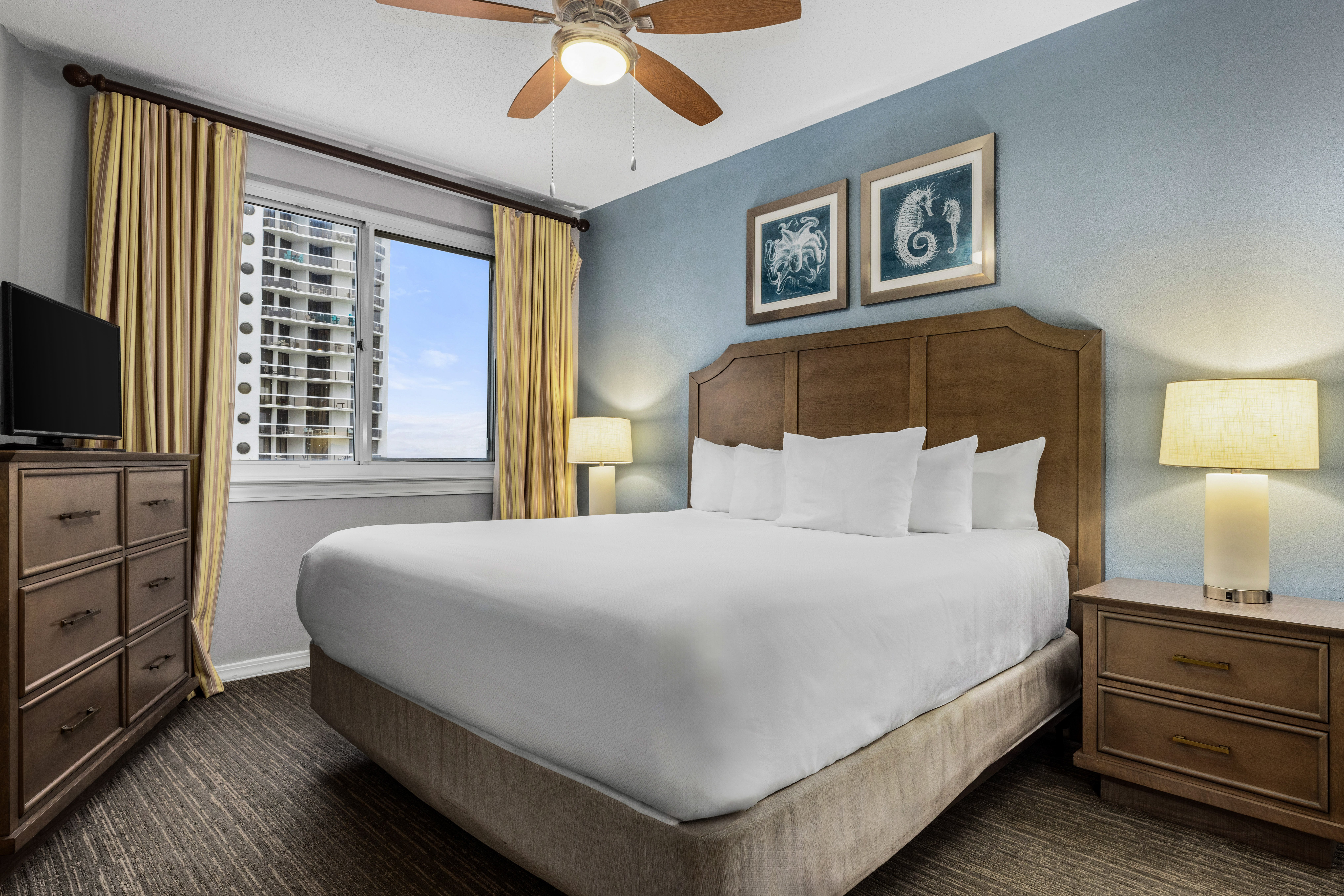 CLUB WYNDHAM MAJESTIC SUN-guestroom-One Bedroom Deluxe - Bedroom - Club Wyndham Majestic Sun.jpg