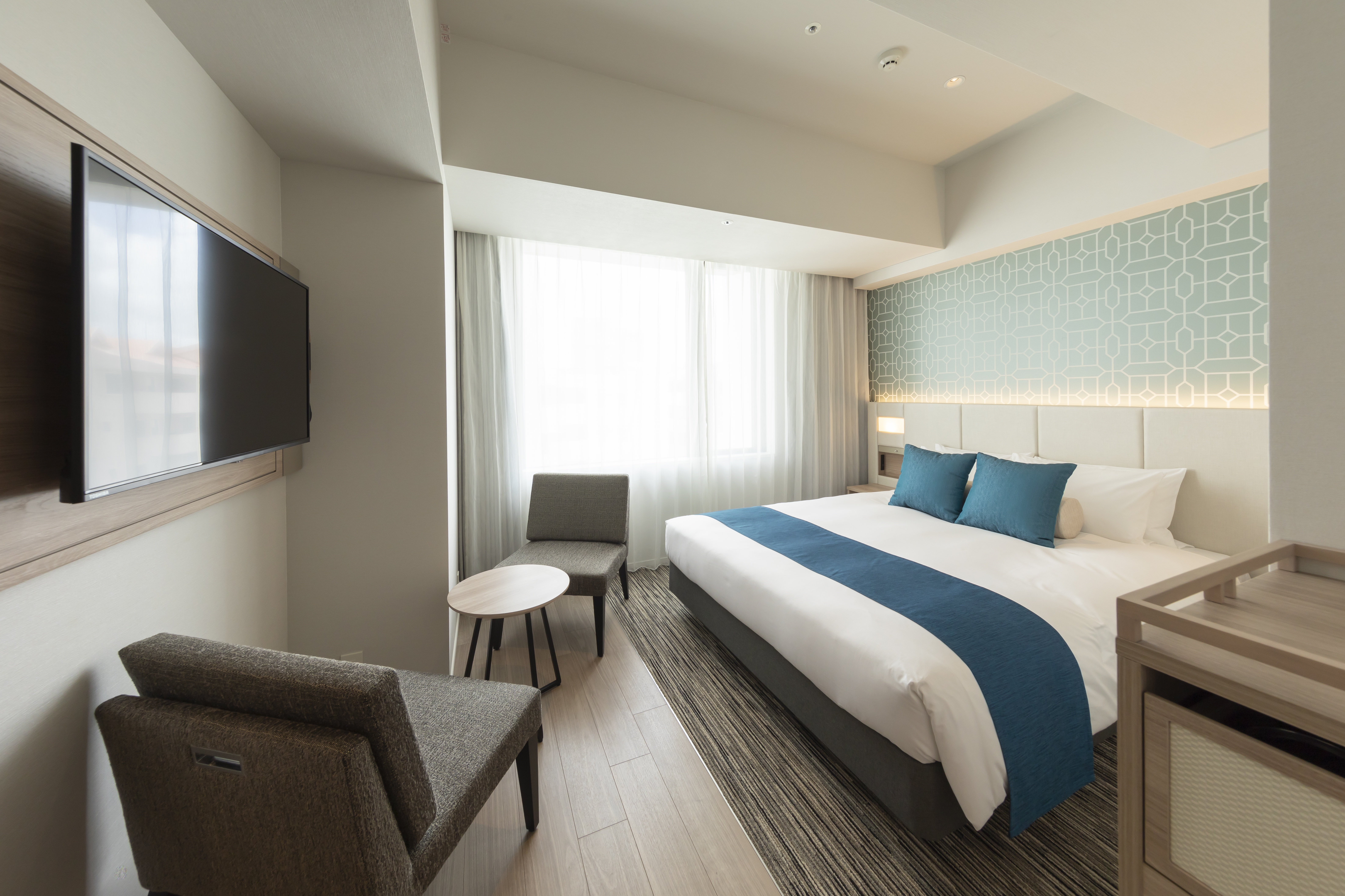 HEWITT RESORT NAHA-guestroom-double room.jpg