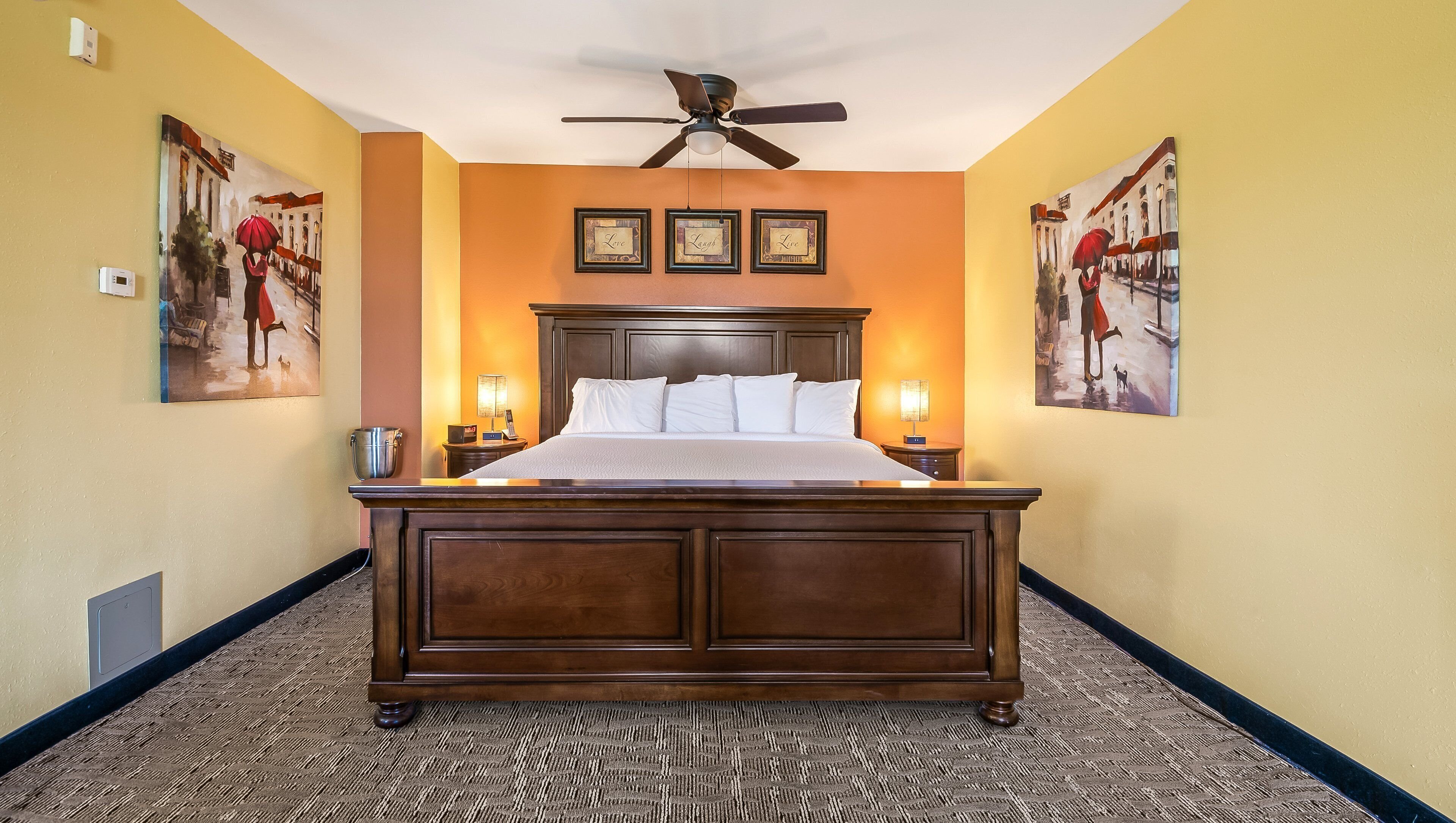 WILDWOOD INN-guestroom-Wildwood Inn Bridal Suite.jpg