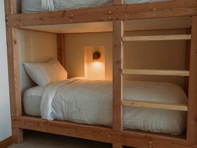 THE SHORELINE HOTEL-guestroom-E1K Lakeside Signature Crew Suite Bunk Bed shoreline.jpg
