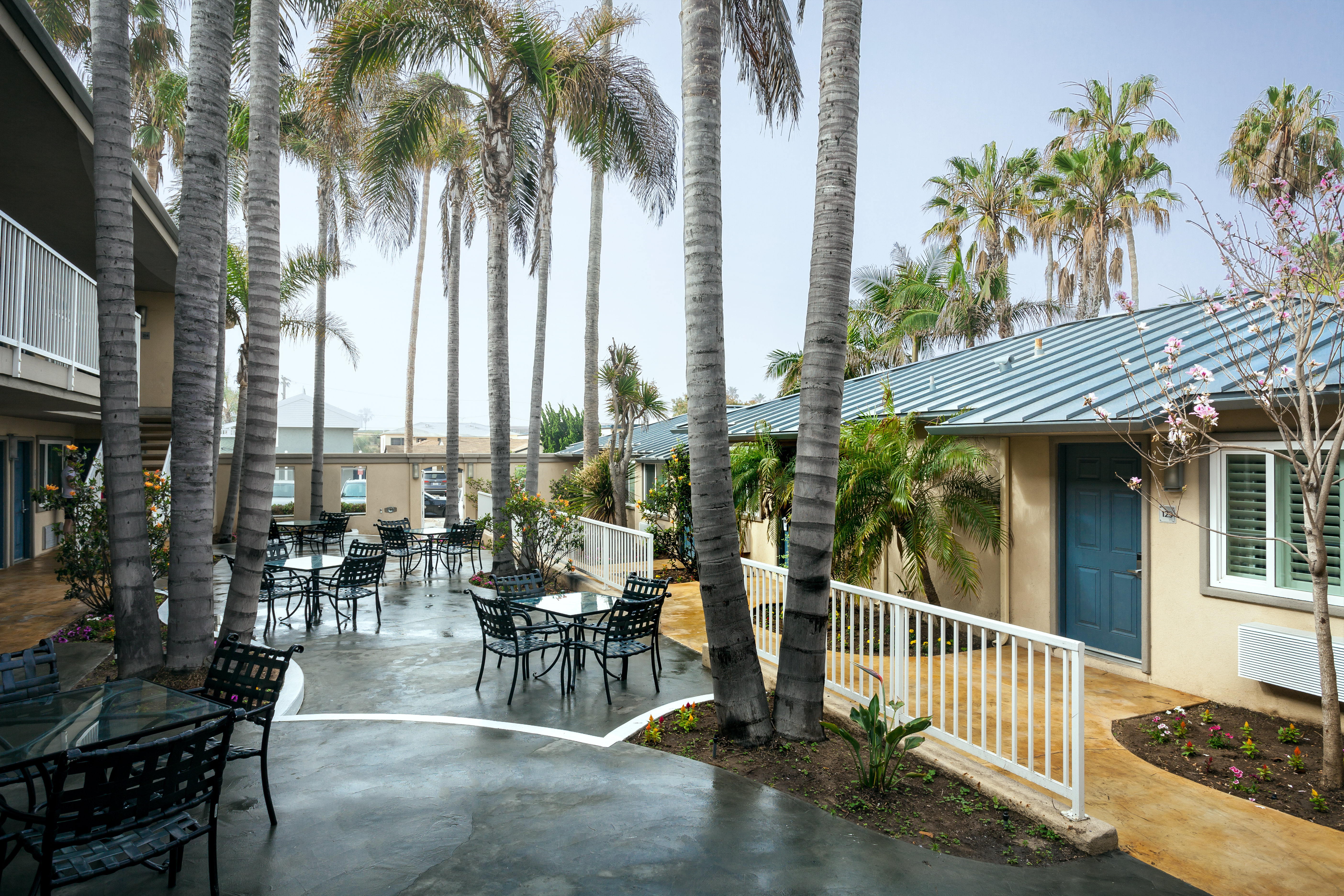 PB SURF BEACHSIDE INN - Hotel in San Diego, CA | The Vendry