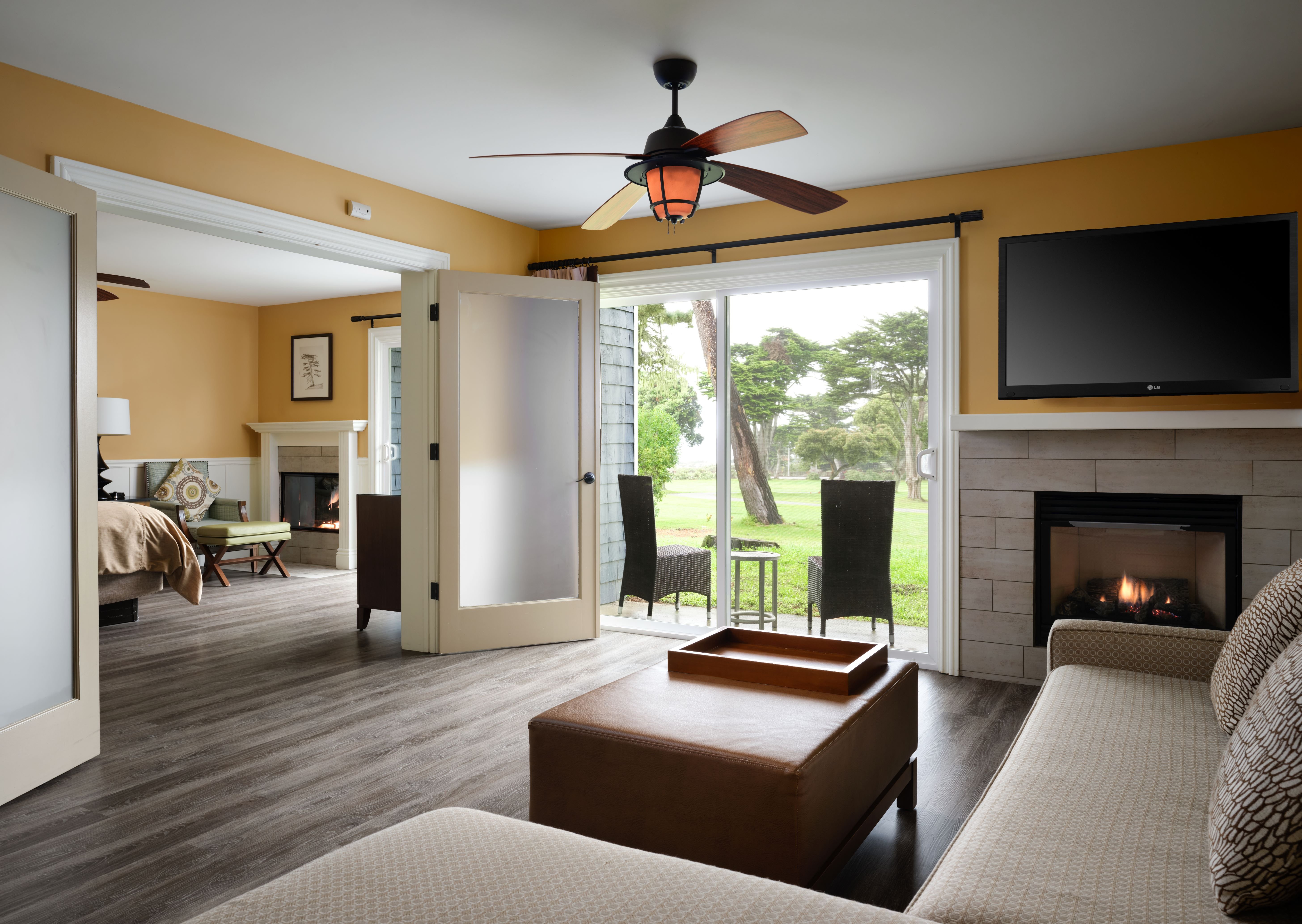 LIGHTHOUSE LODGE AND COTTAGES-guestroom-Lodge Deluxe Suite.jpg