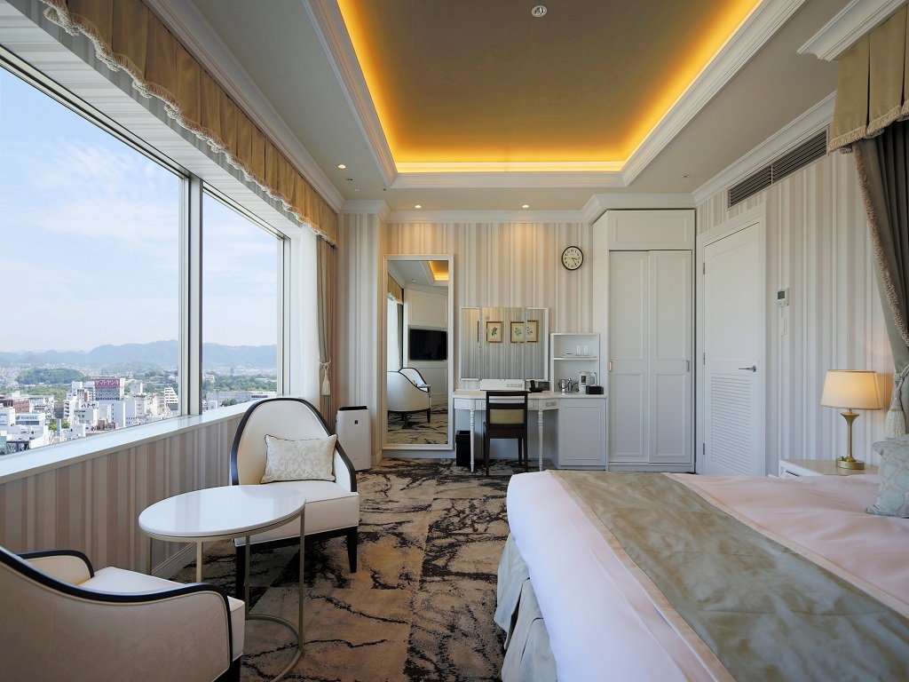Monterey Himeji-guestroom-LUXURY DOUBLE ROOM ON THE TOP FLOOR.jpg